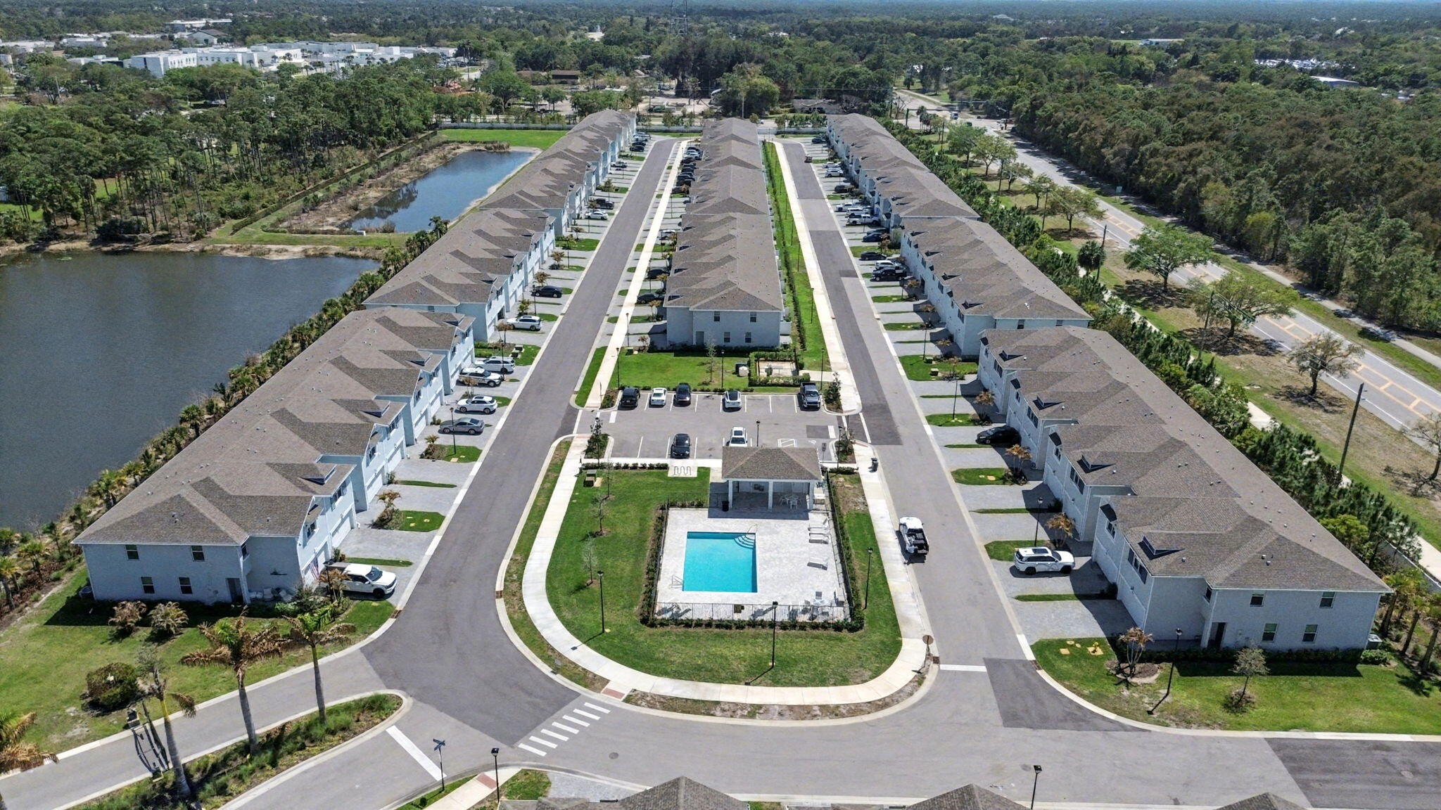 5747 SE Edgewater Circle