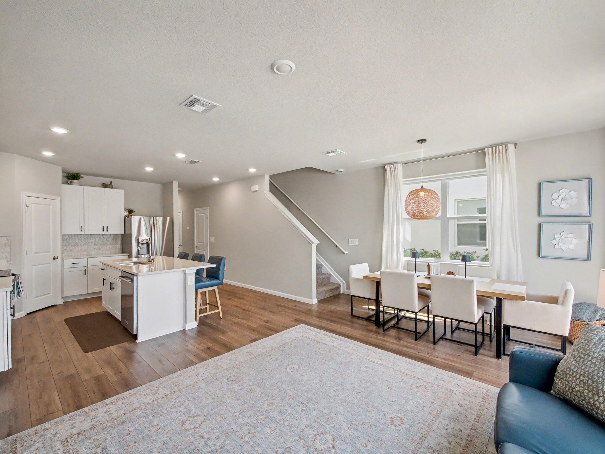 5747 SE Edgewater Circle