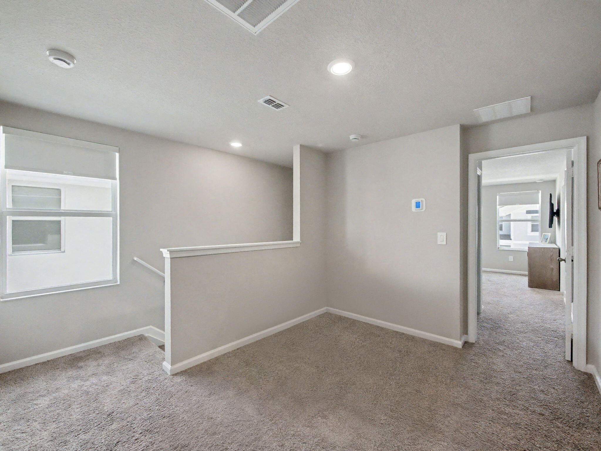 5747 SE Edgewater Circle