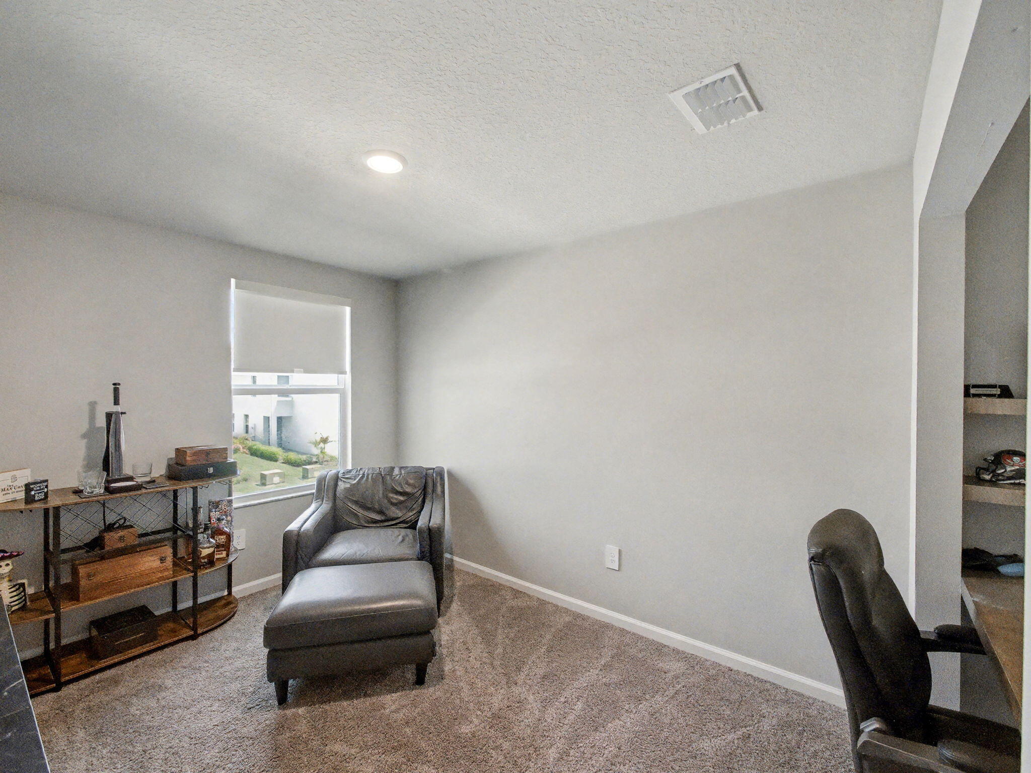 5747 SE Edgewater Circle