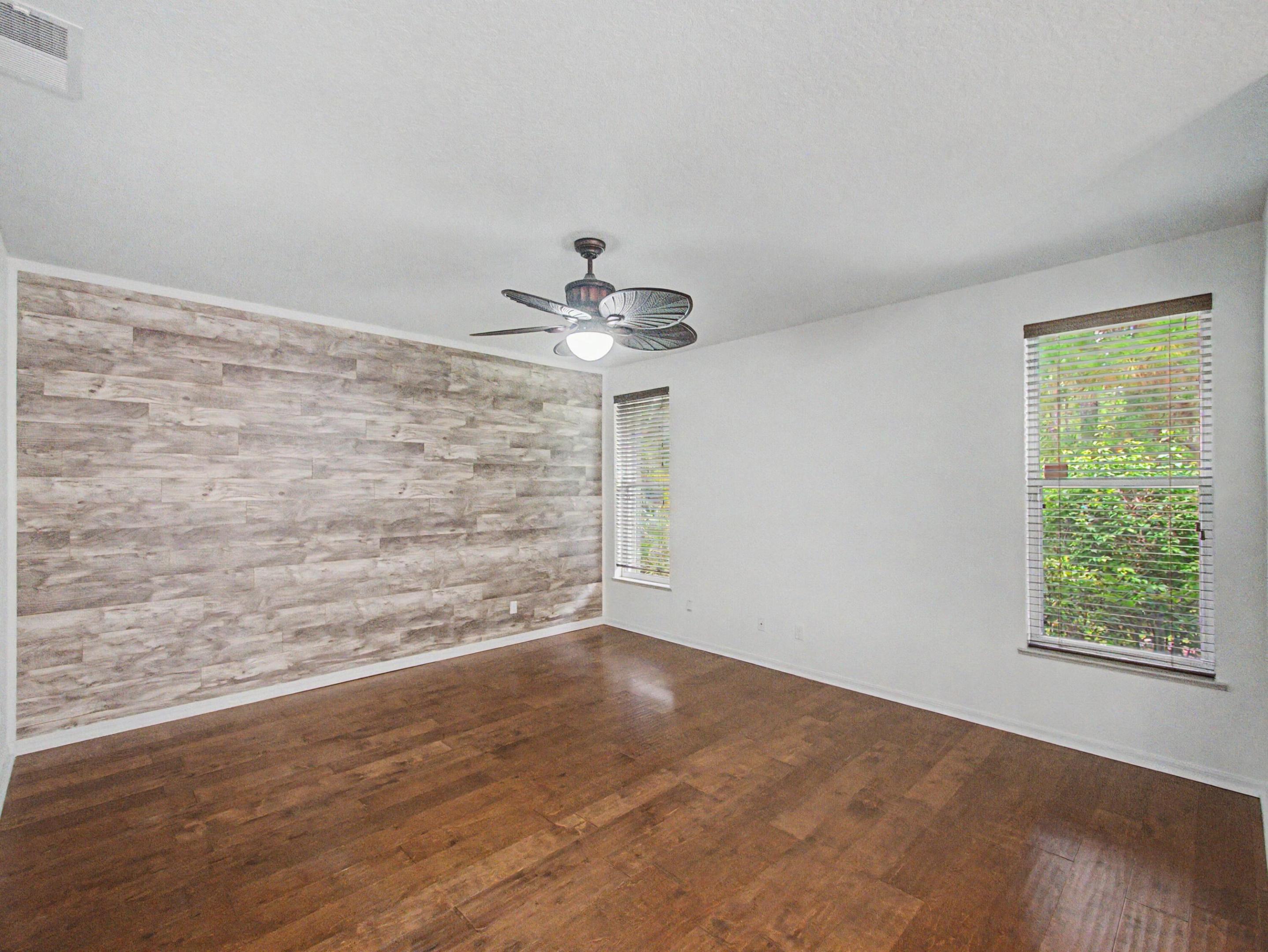 8780 SW Fishermans Wharf Drive