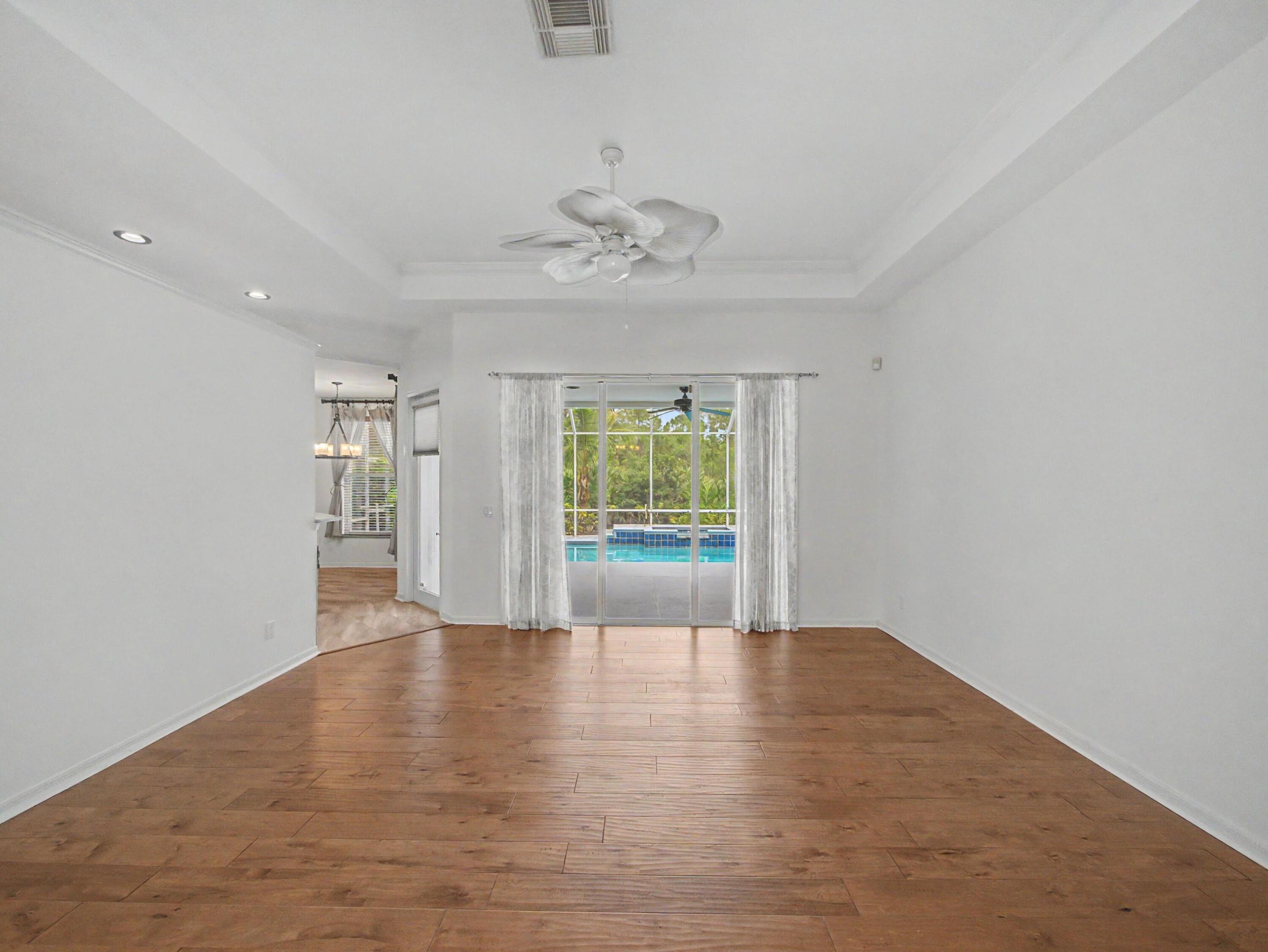 8780 SW Fishermans Wharf Drive