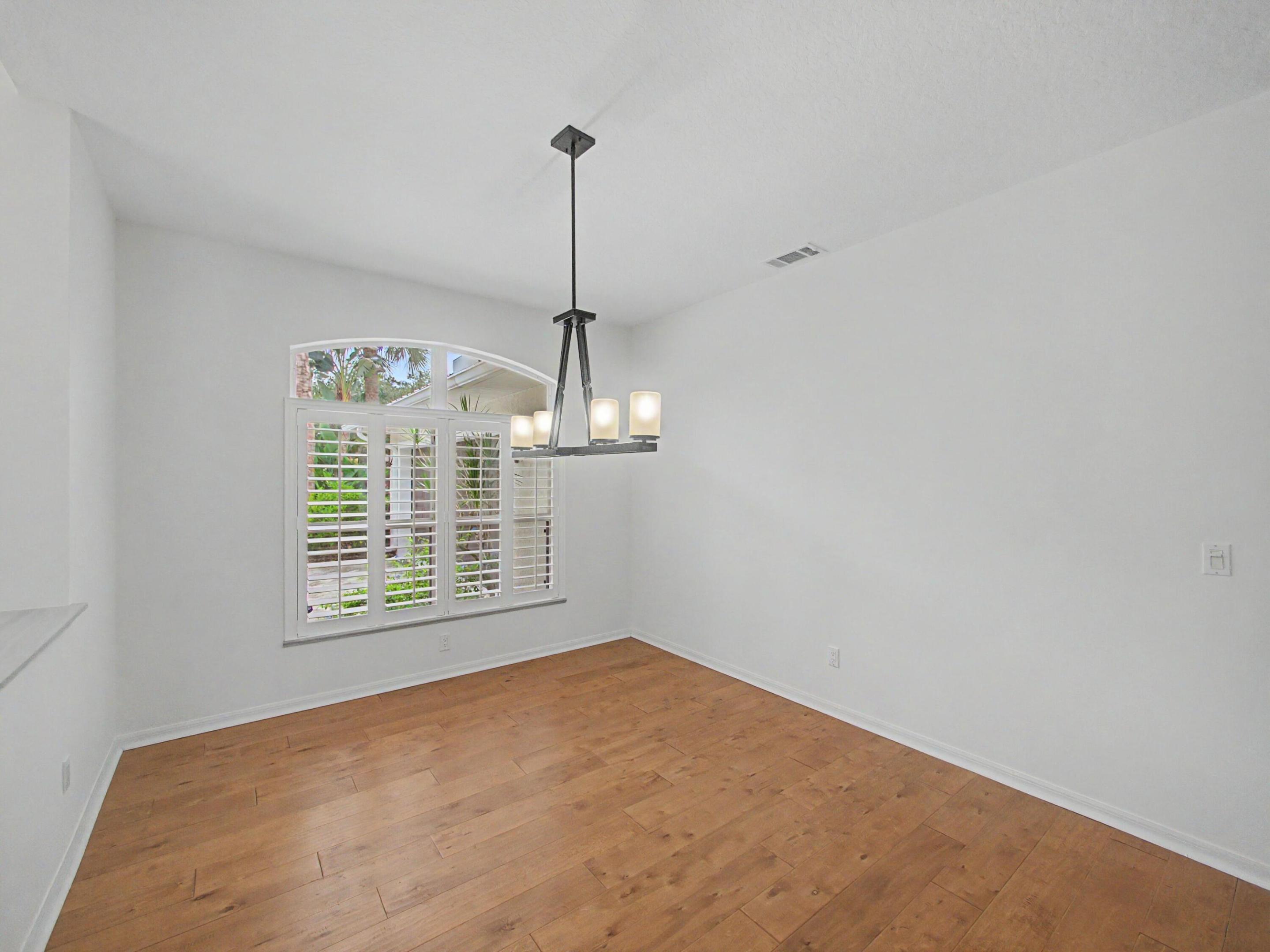 8780 SW Fishermans Wharf Drive
