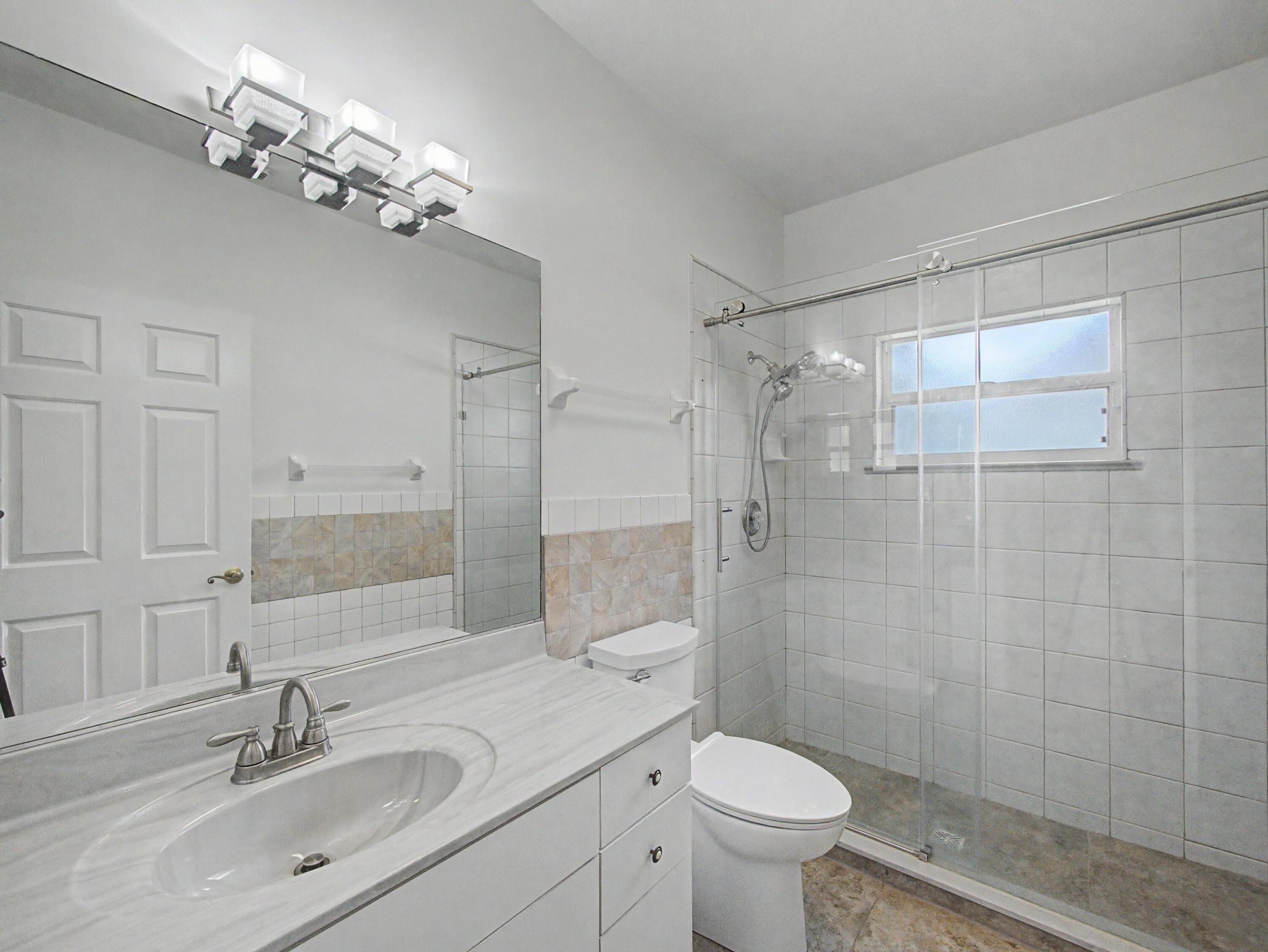 8780 SW Fishermans Wharf Drive
