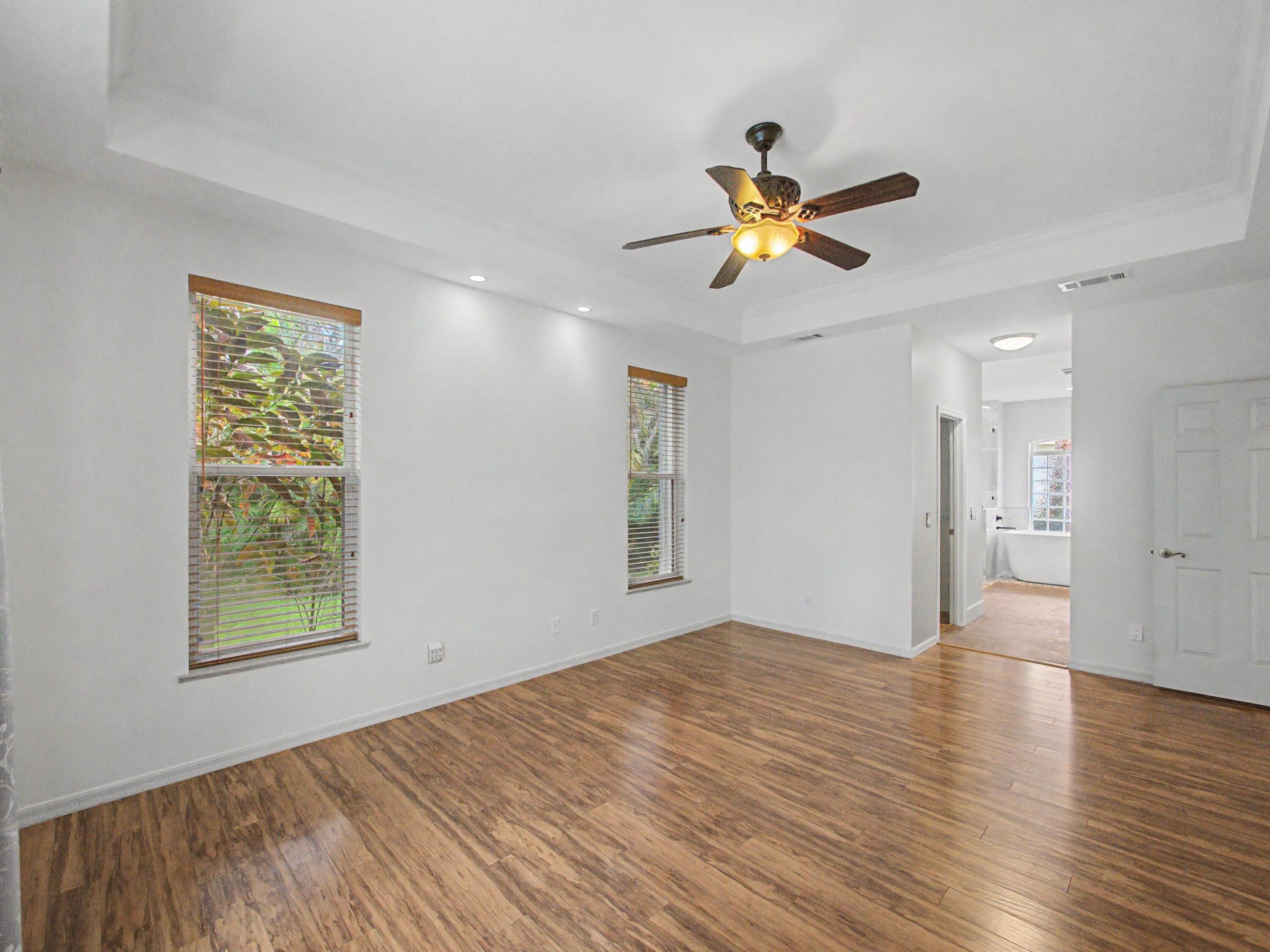 8780 SW Fishermans Wharf Drive