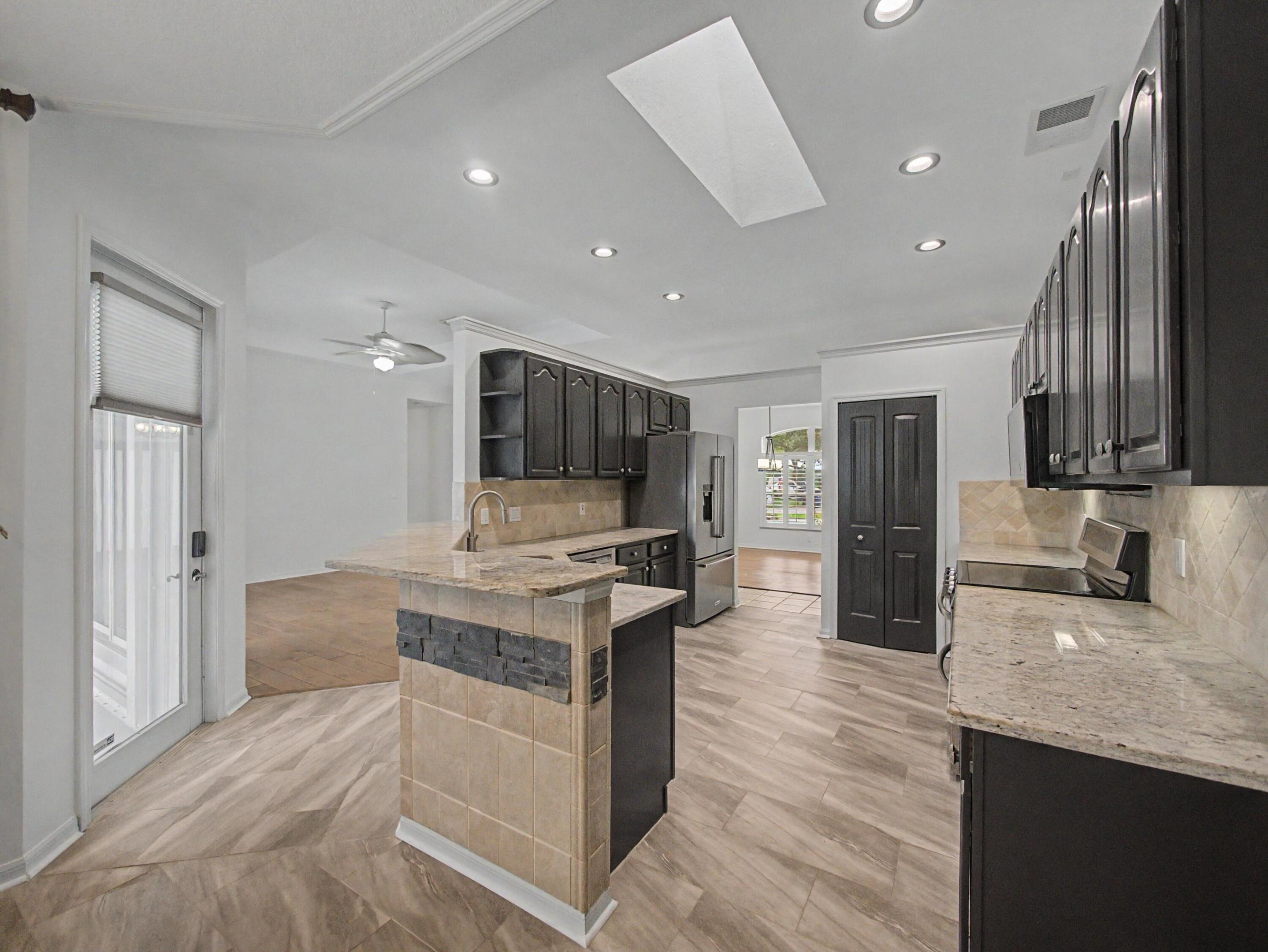 8780 SW Fishermans Wharf Drive