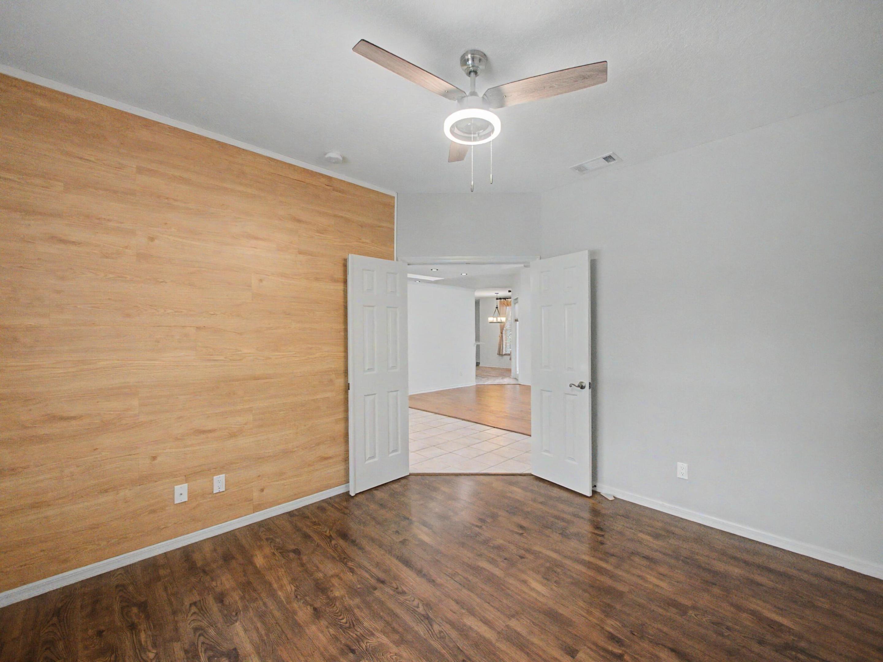 8780 SW Fishermans Wharf Drive