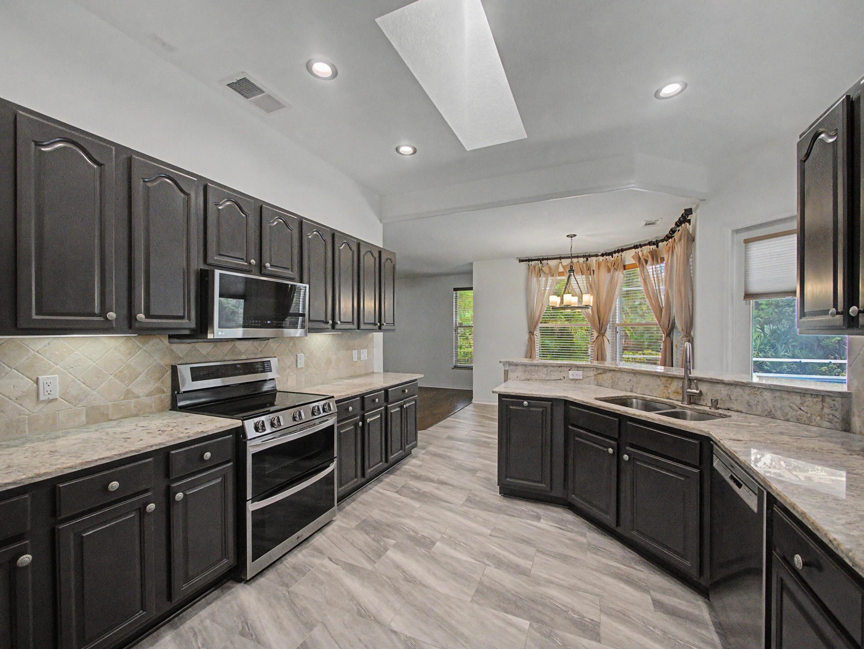 8780 SW Fishermans Wharf Drive