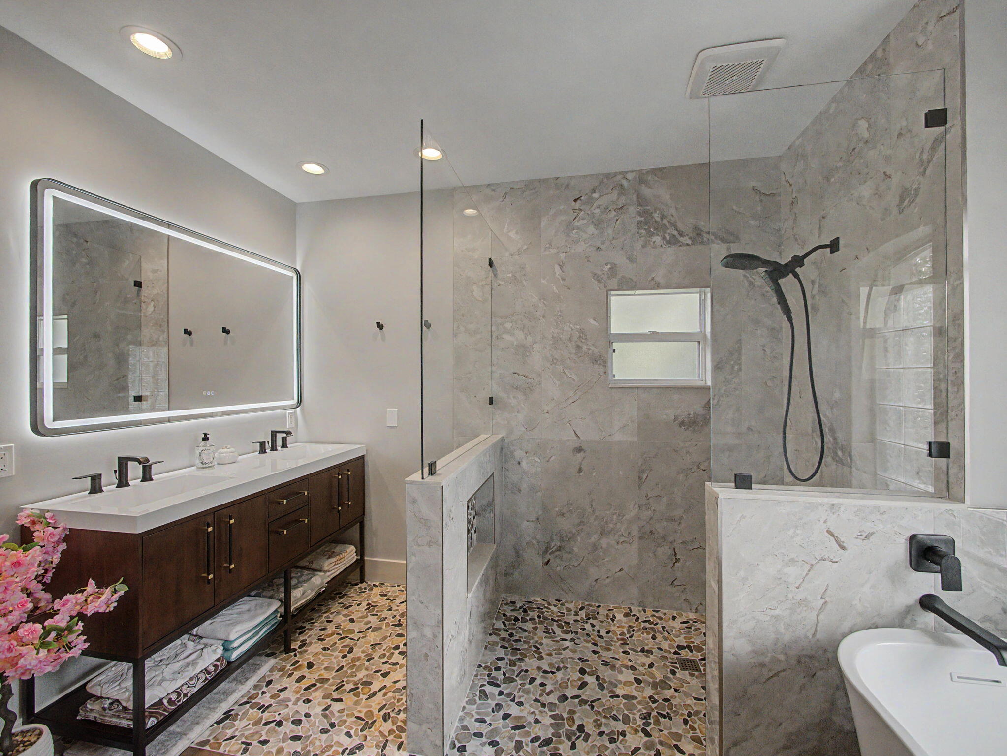 8780 SW Fishermans Wharf Drive
