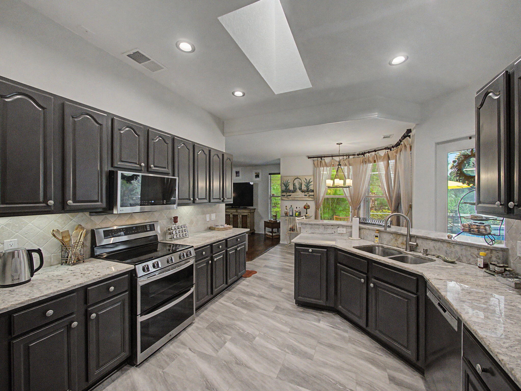 8780 SW Fishermans Wharf Drive