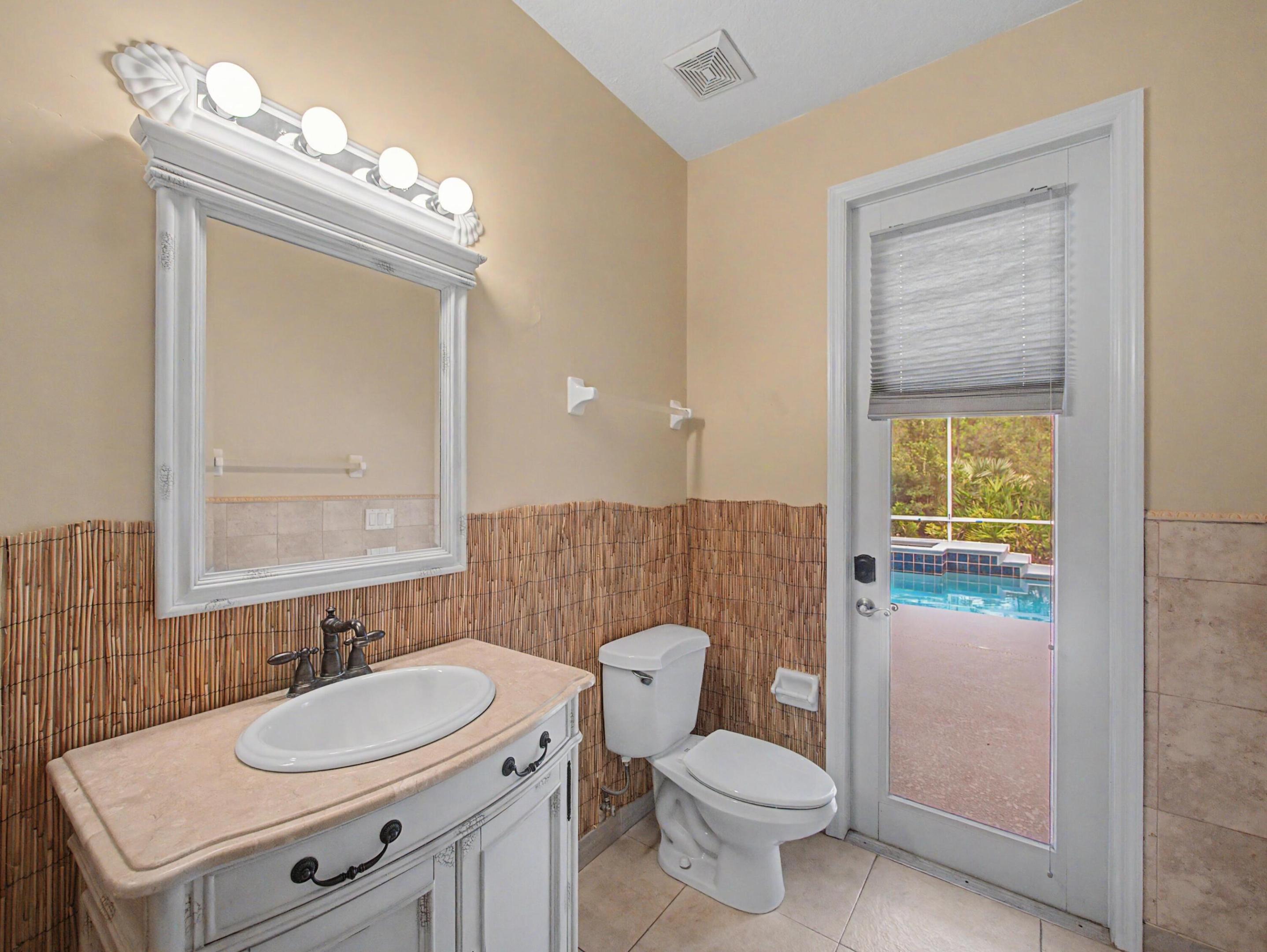 8780 SW Fishermans Wharf Drive