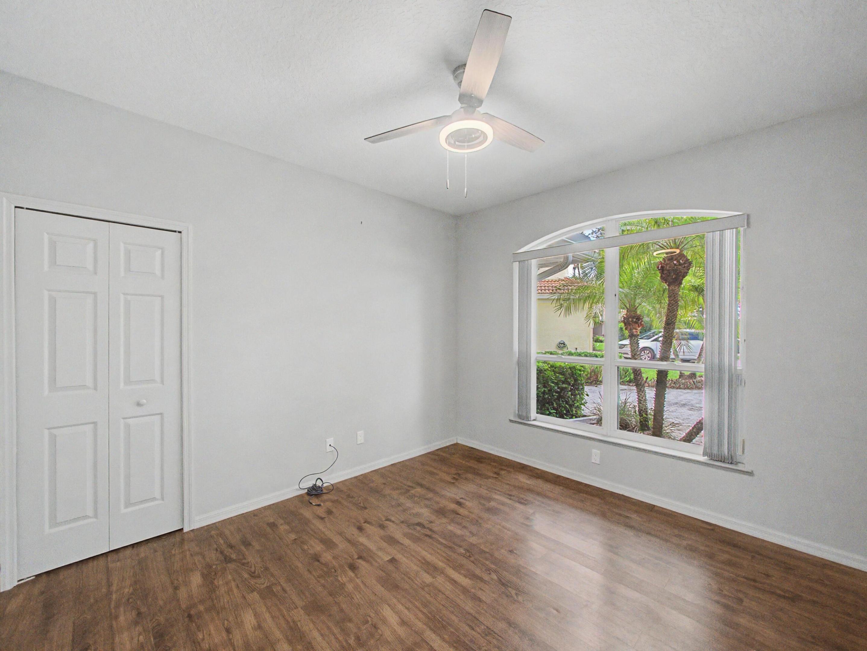 8780 SW Fishermans Wharf Drive