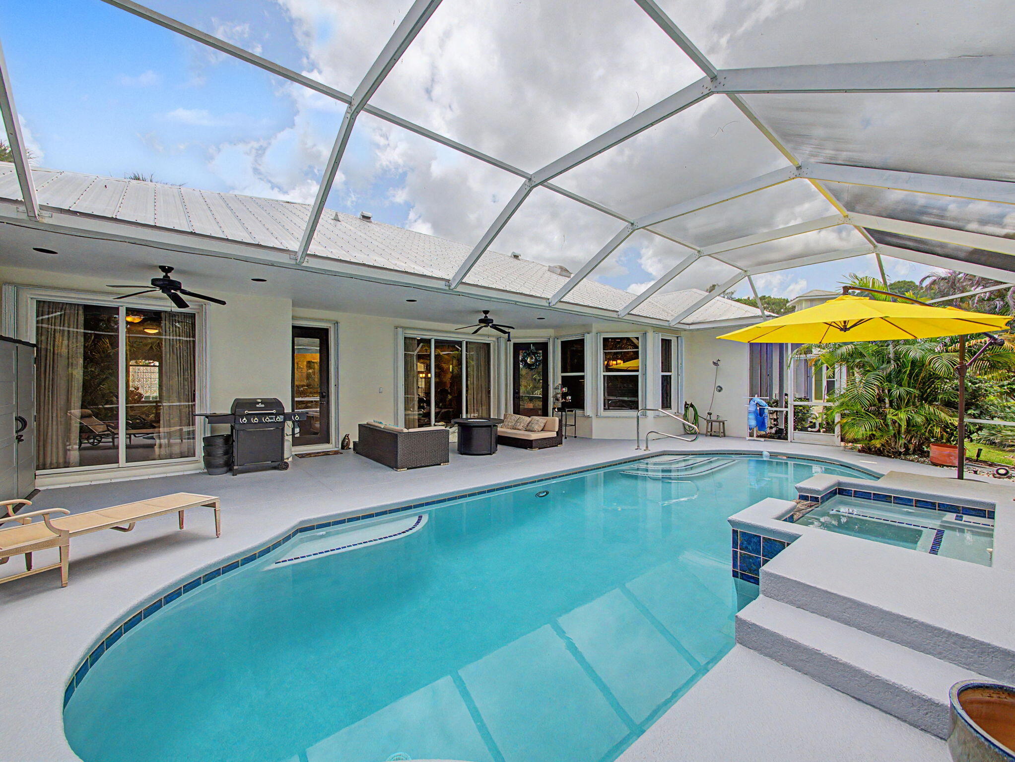 8780 SW Fishermans Wharf Drive