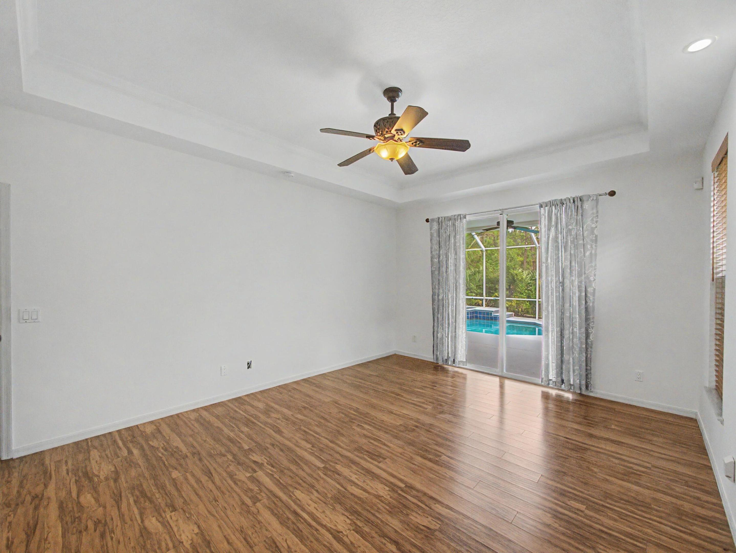 8780 SW Fishermans Wharf Drive