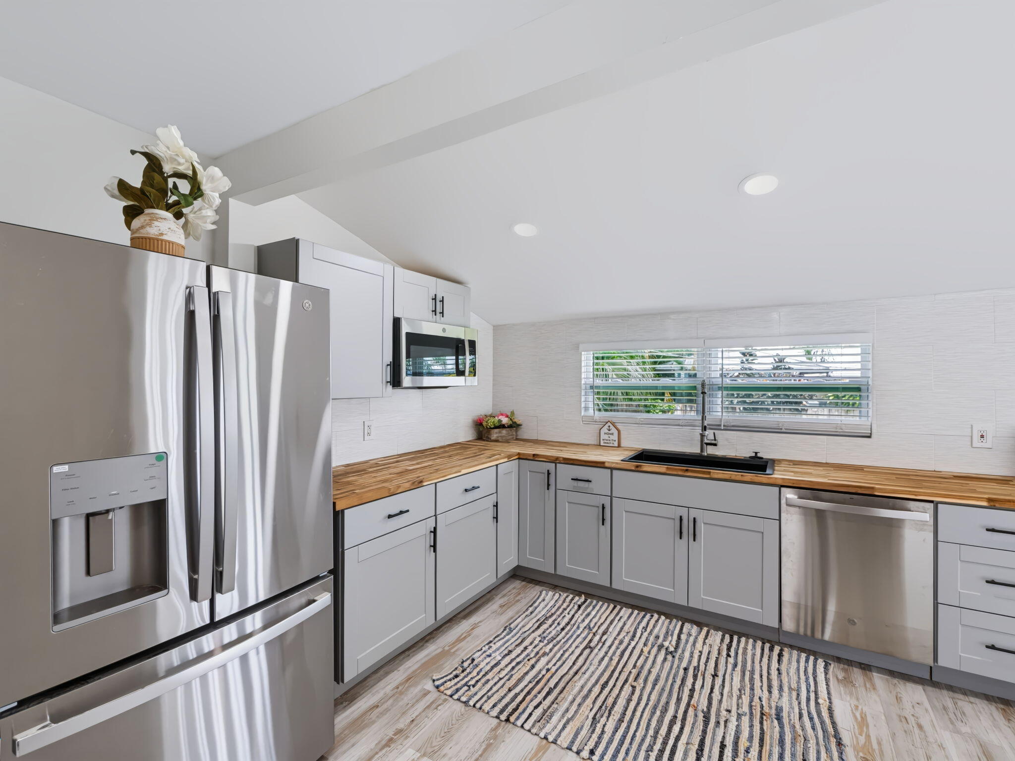 1566 NW 9th Avenue