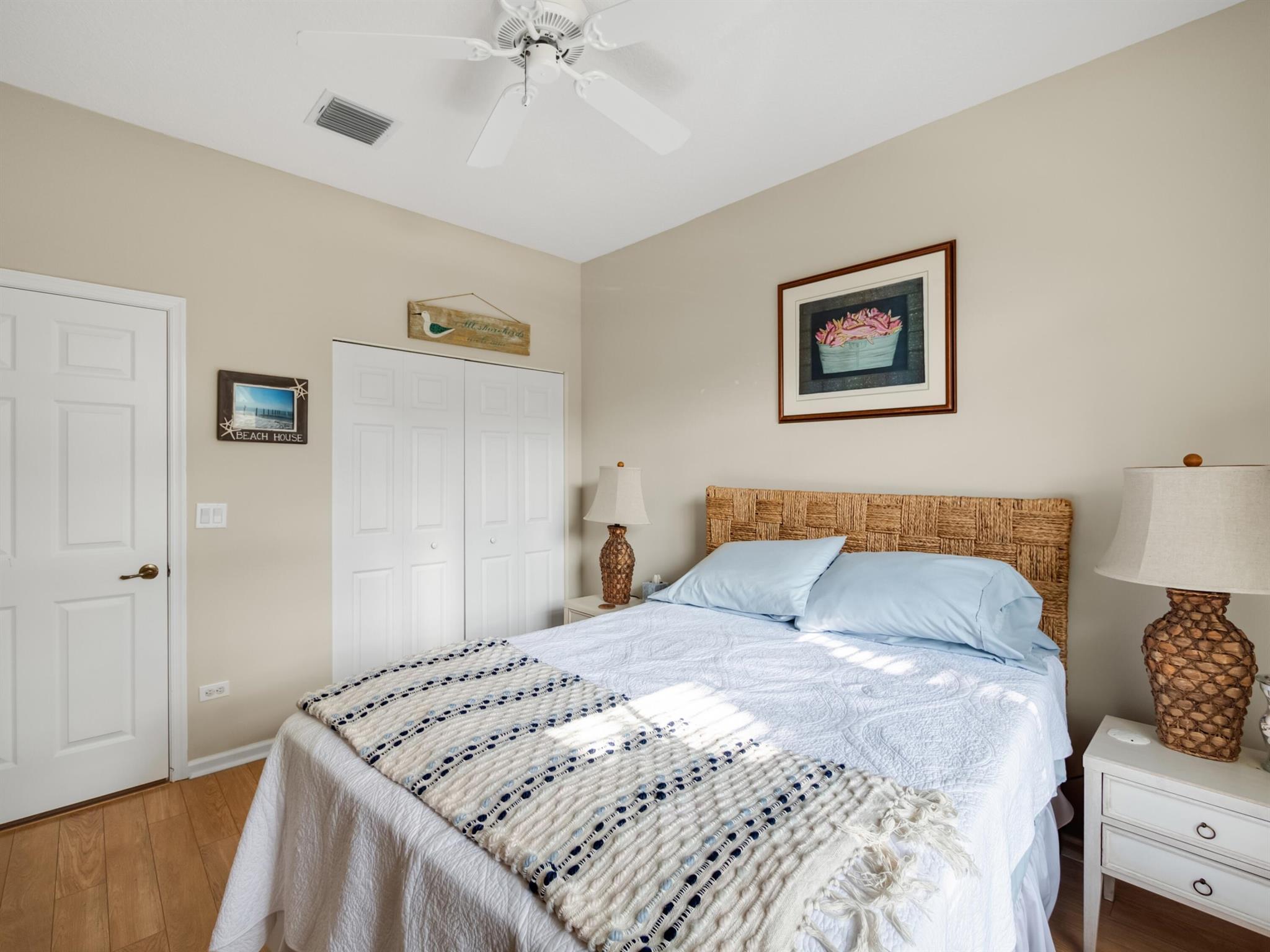 6872 SE Warwick Lane