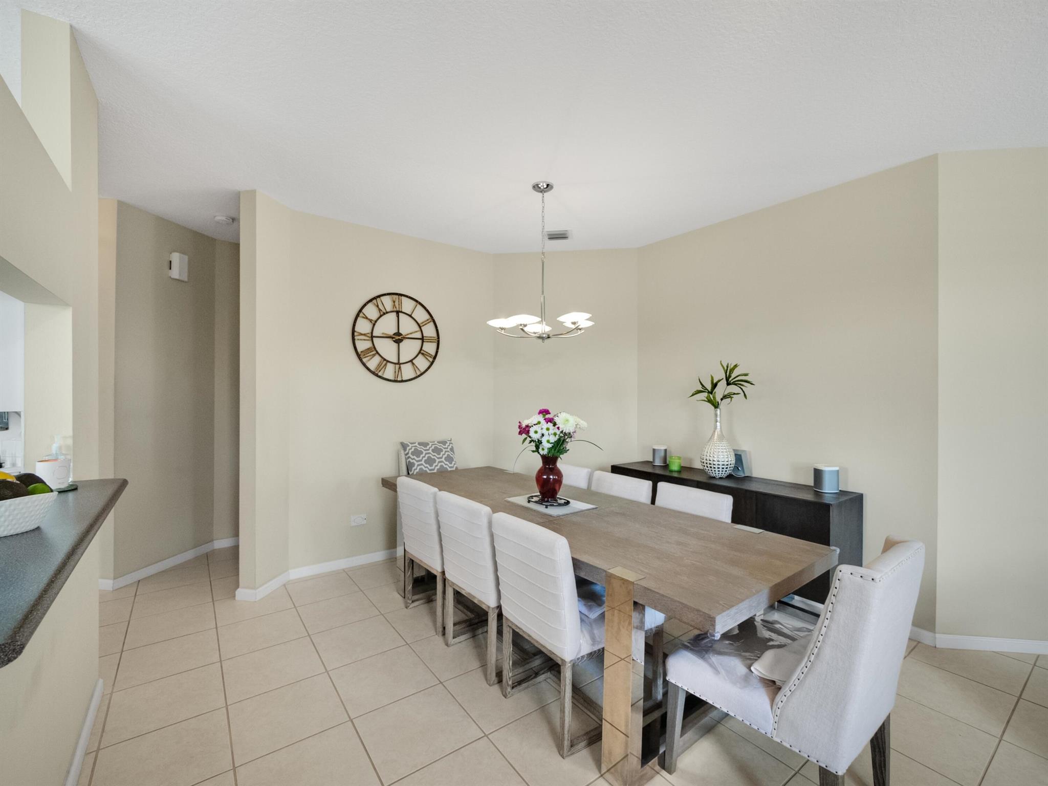 6872 SE Warwick Lane