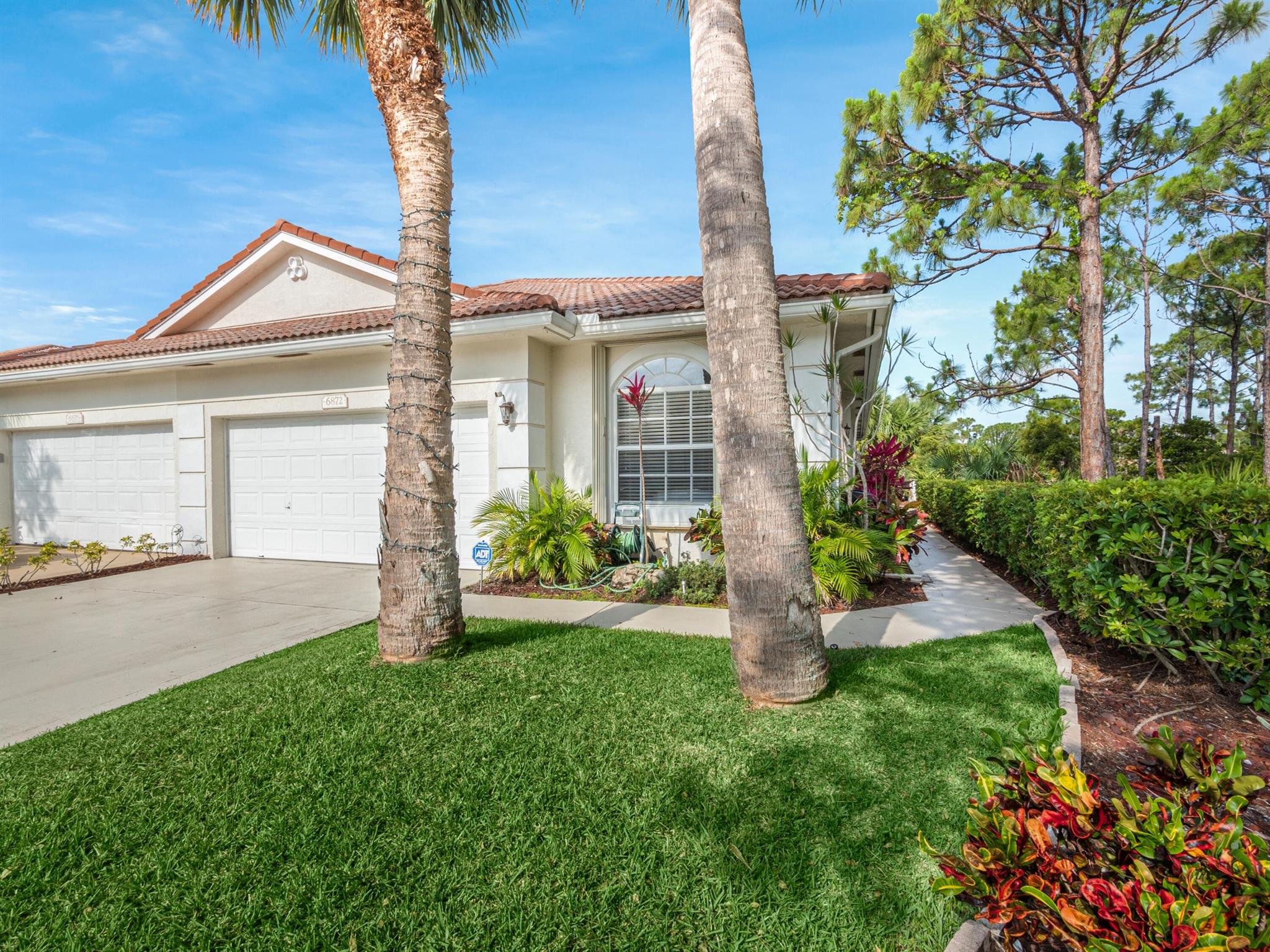 6872 SE Warwick Lane