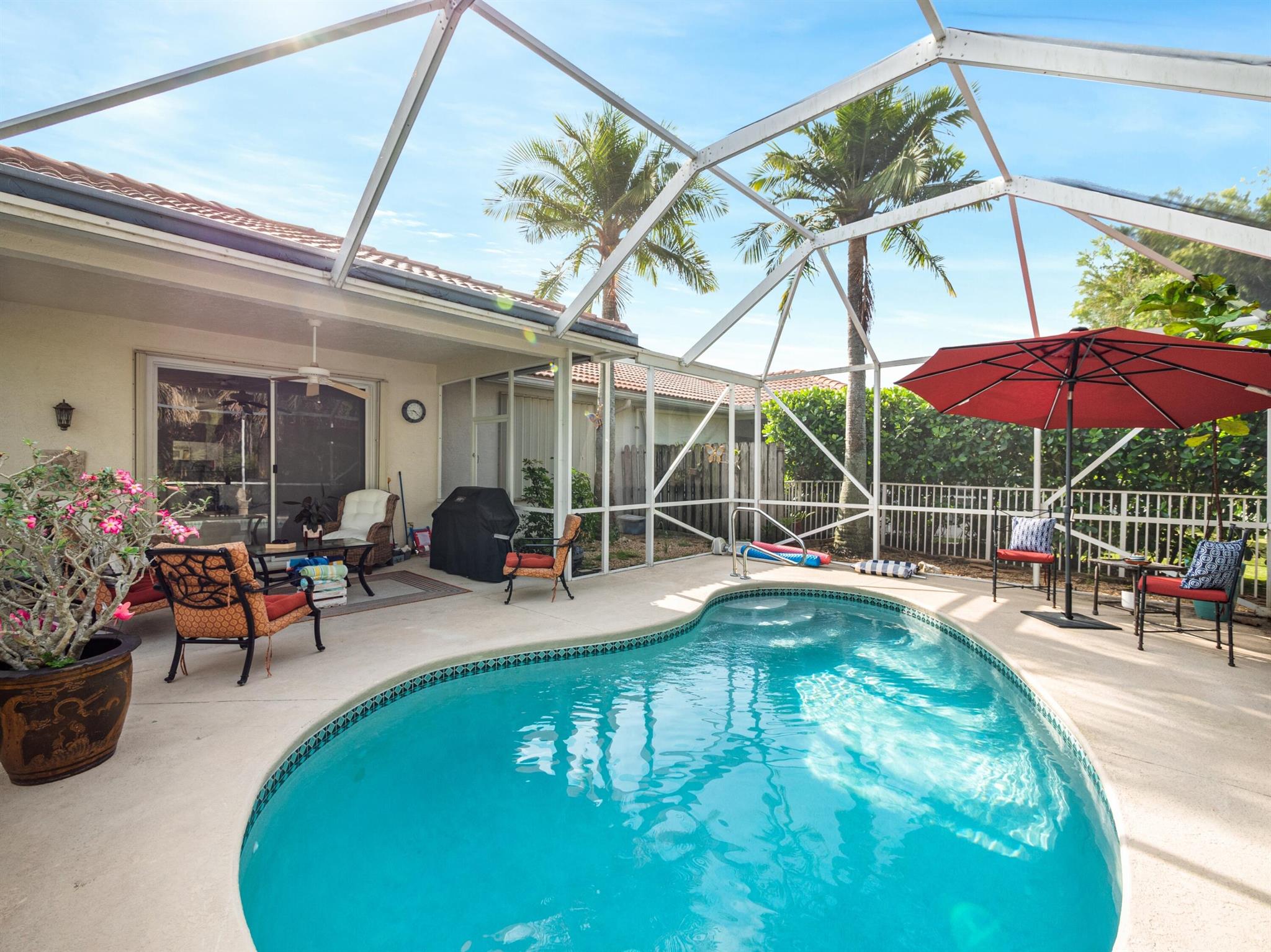 6872 SE Warwick Lane