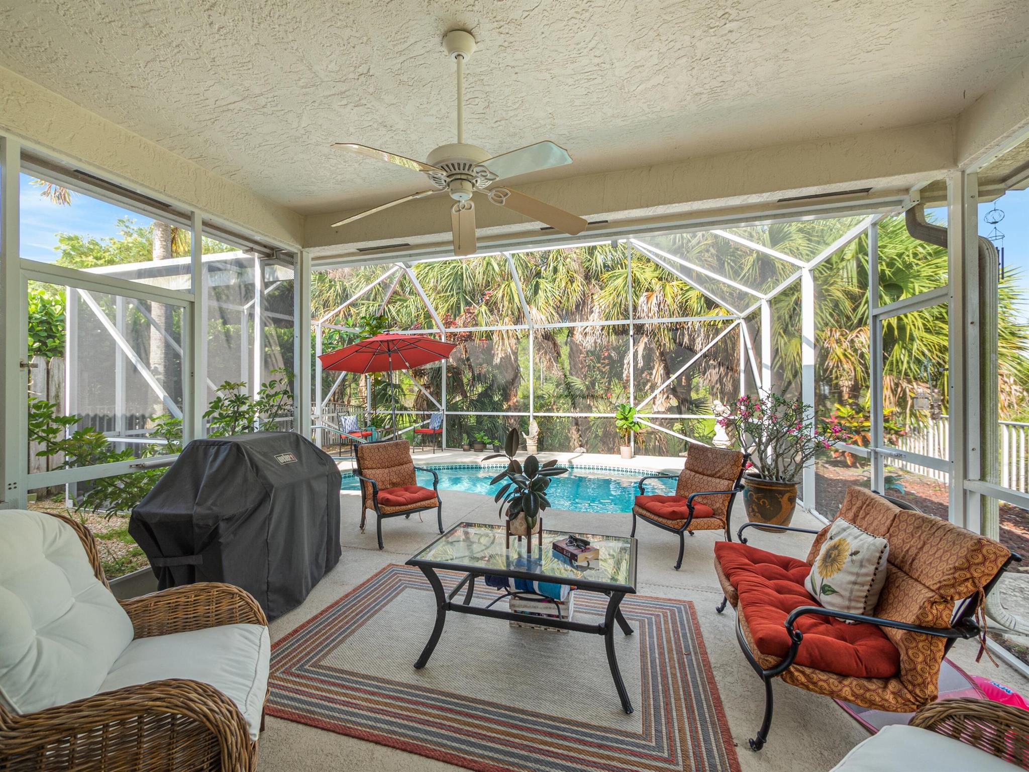 6872 SE Warwick Lane