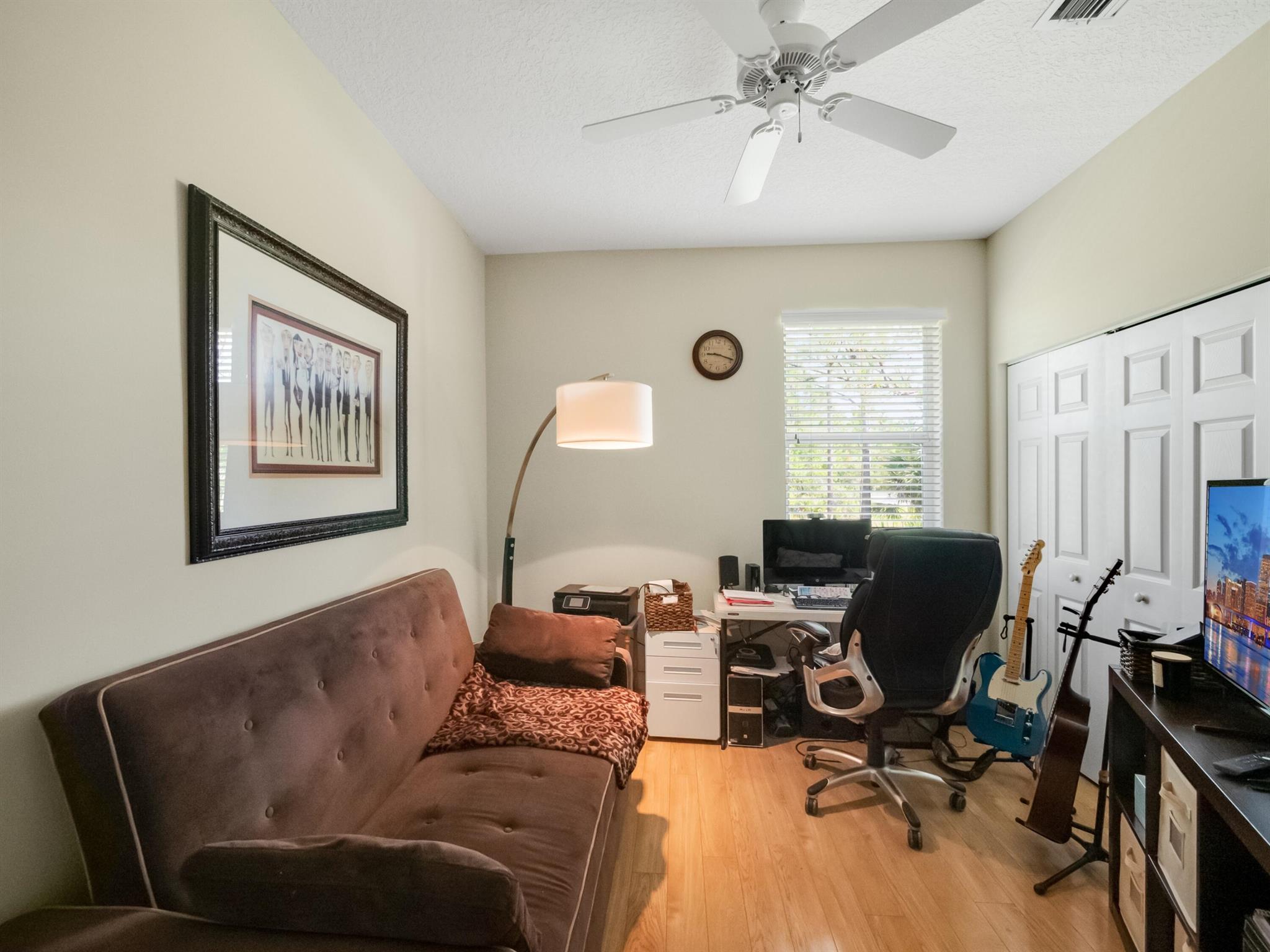 6872 SE Warwick Lane