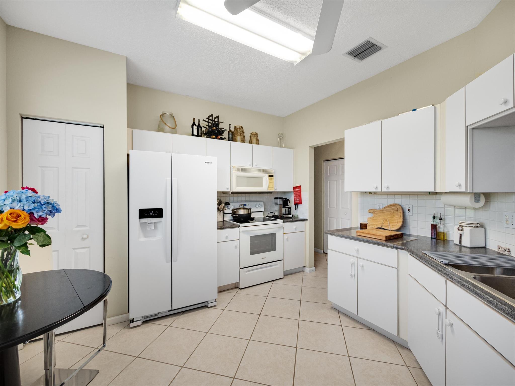 6872 SE Warwick Lane