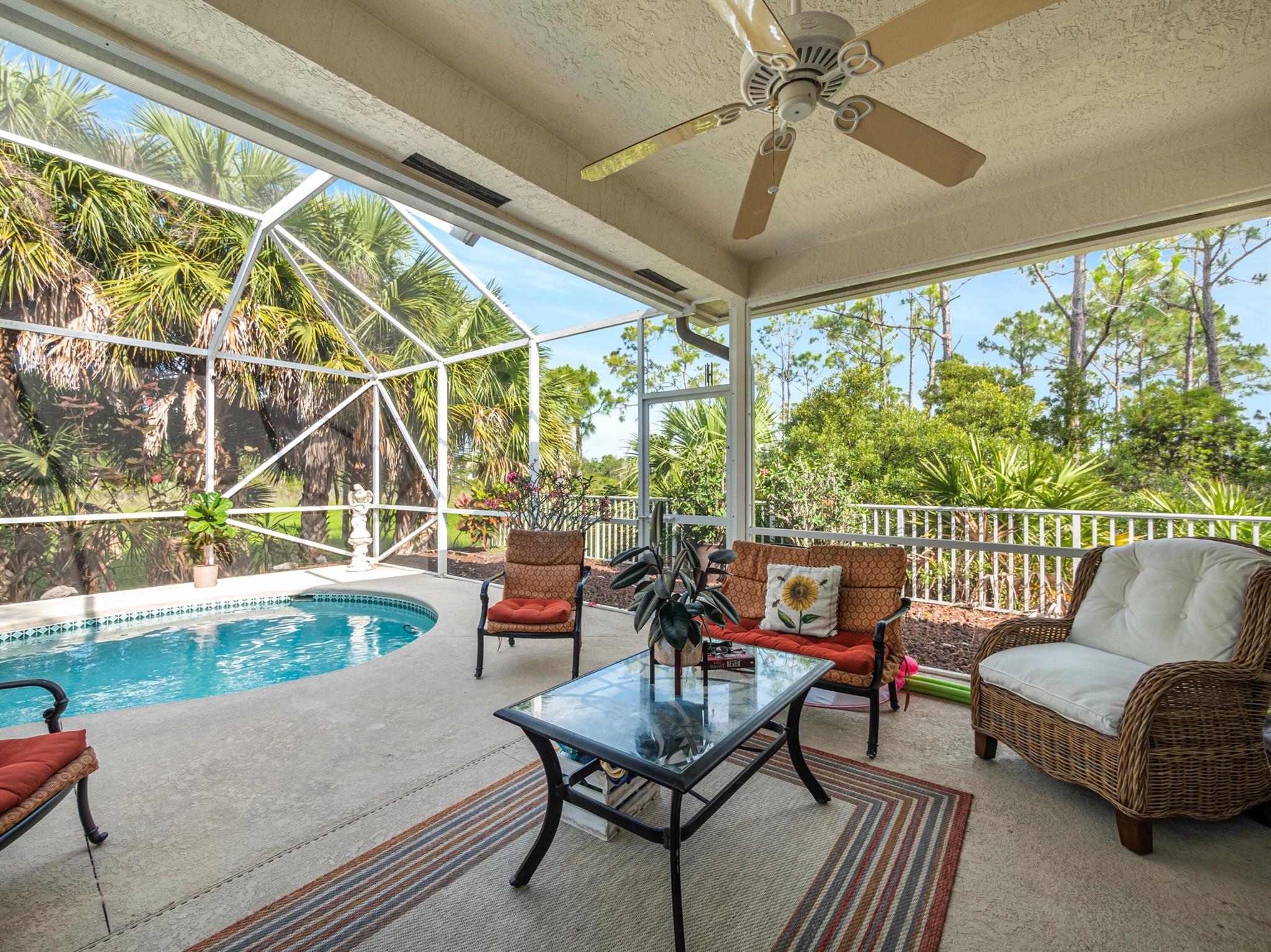 6872 SE Warwick Lane