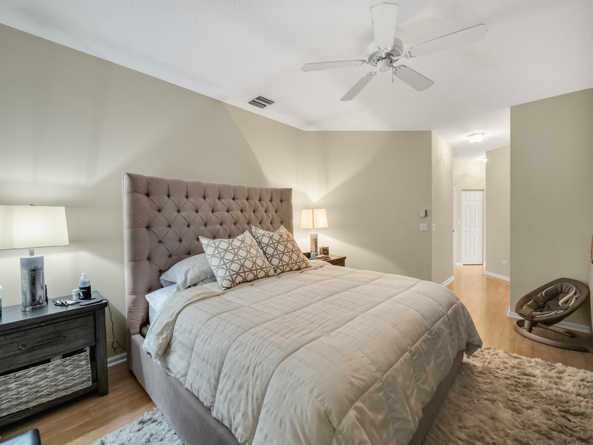 6872 SE Warwick Lane