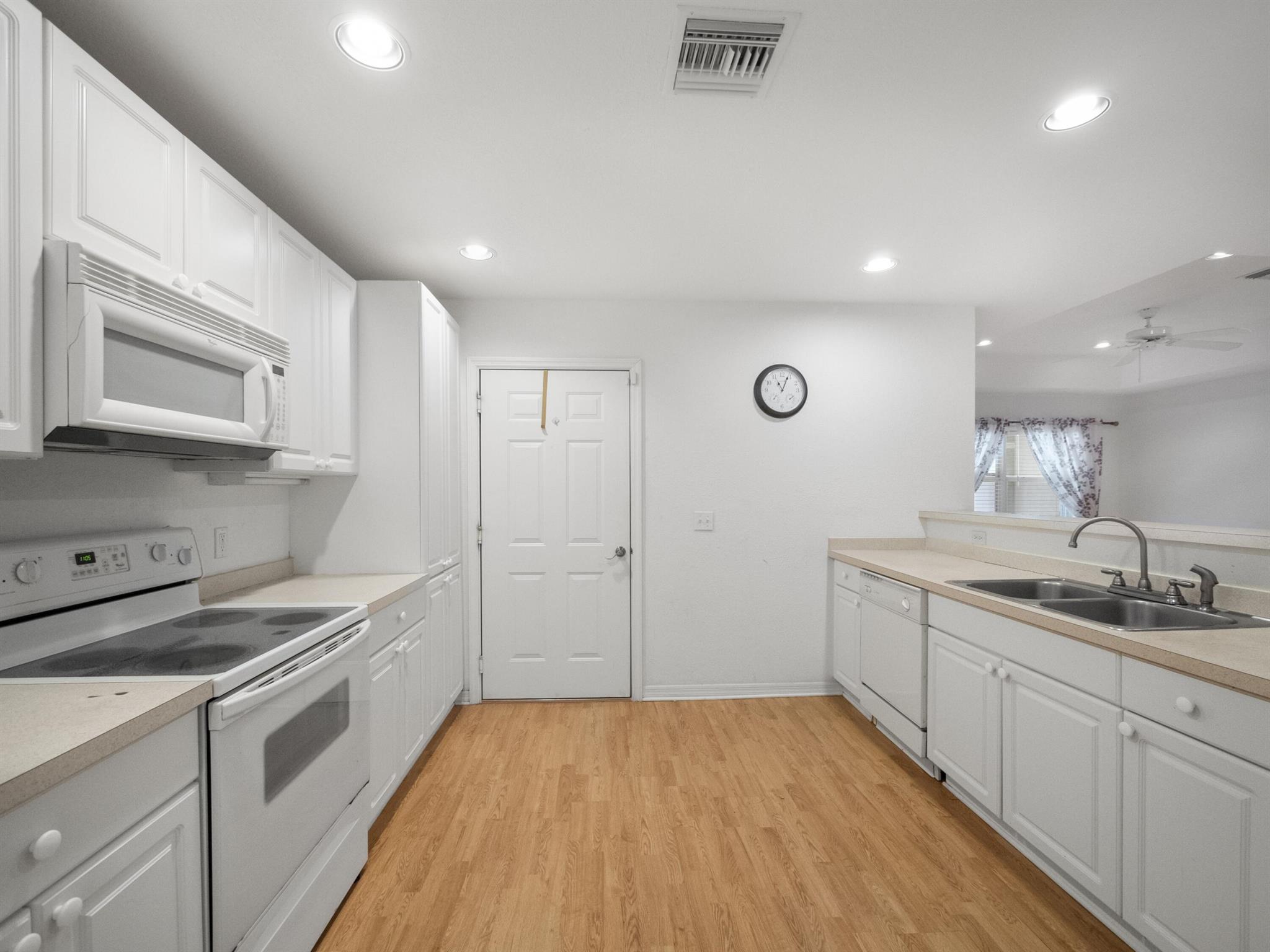 1751 N Dovetail Drive B