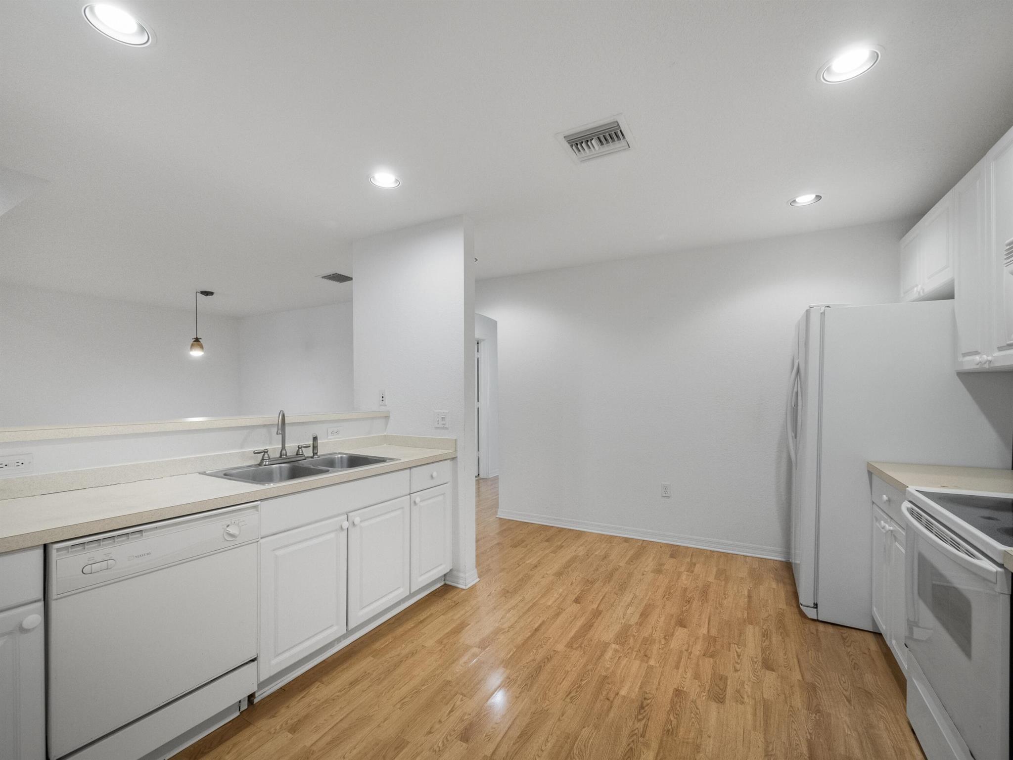 1751 N Dovetail Drive B