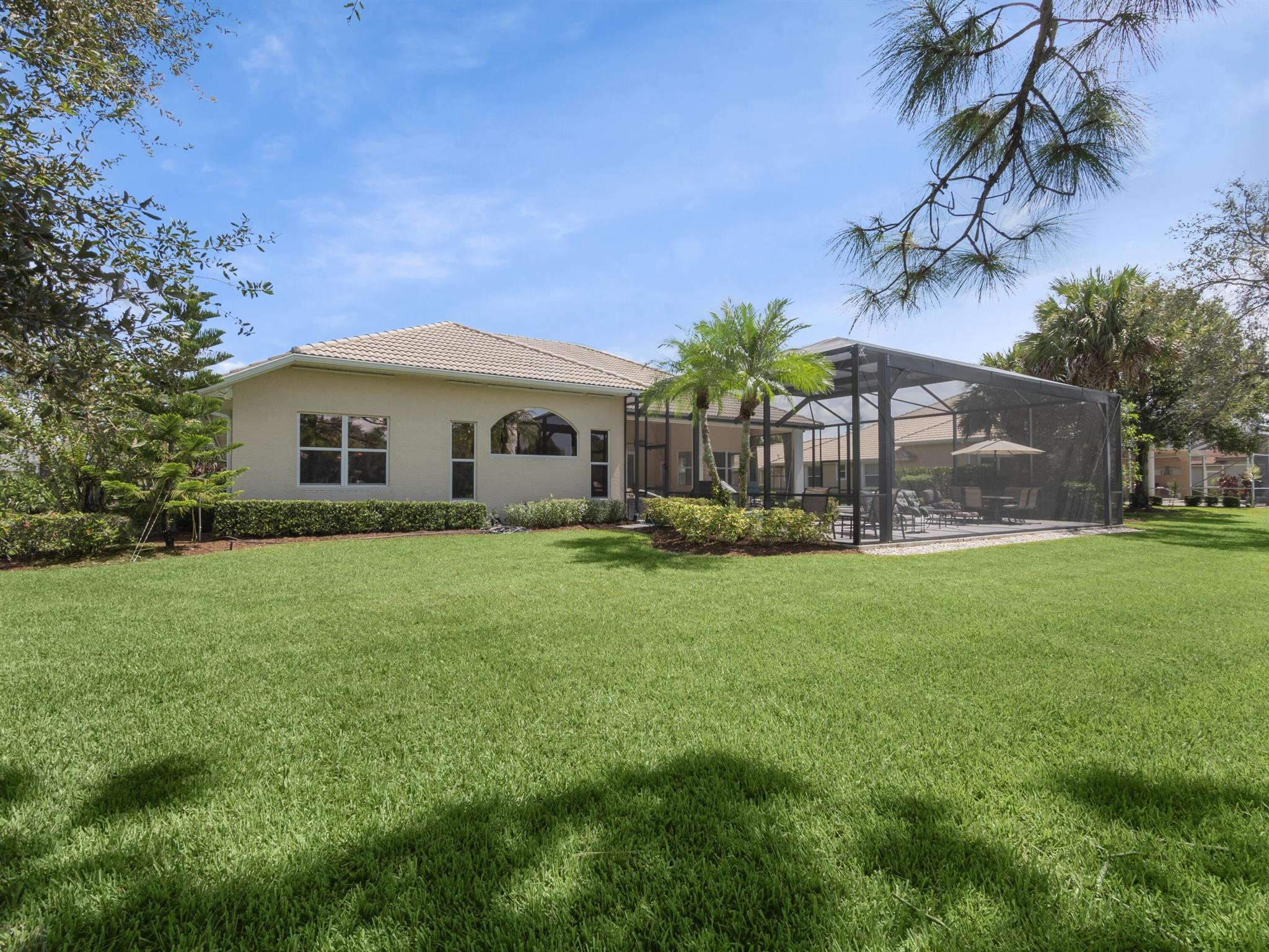 8012 Plantation Lakes Drive