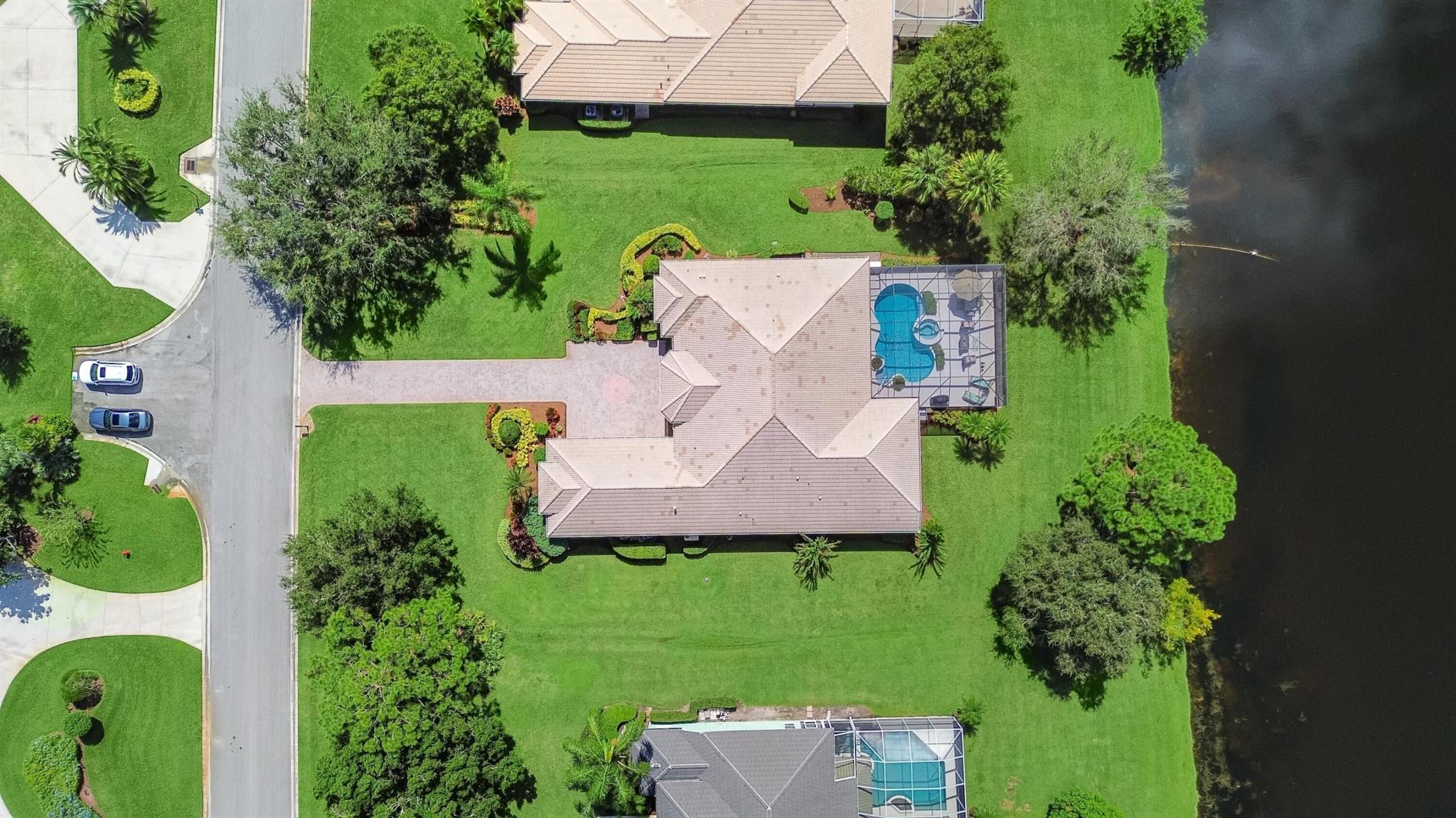8012 Plantation Lakes Drive