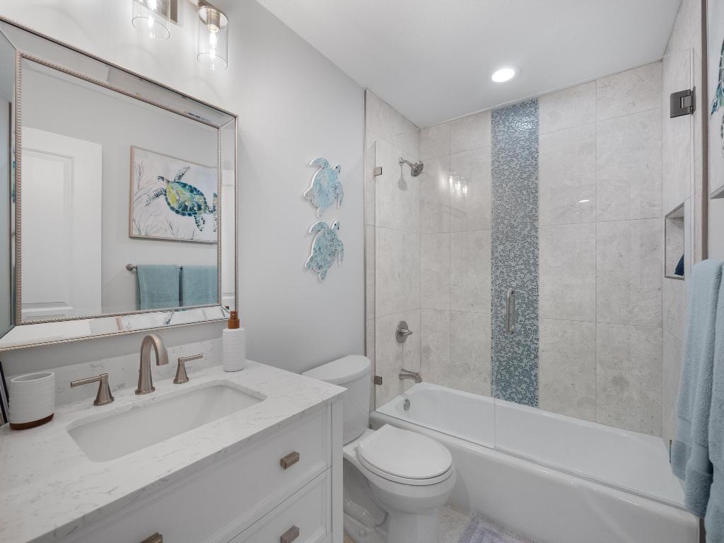 5443 SE Miles Grant Road 206