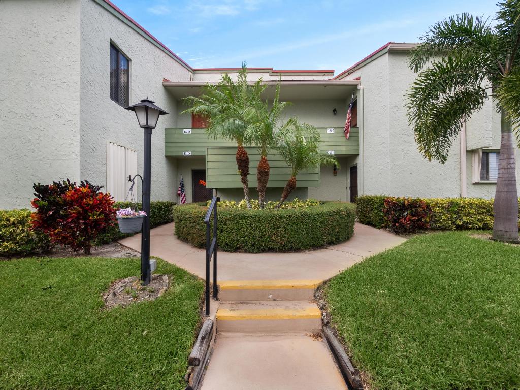 5443 SE Miles Grant Road 206