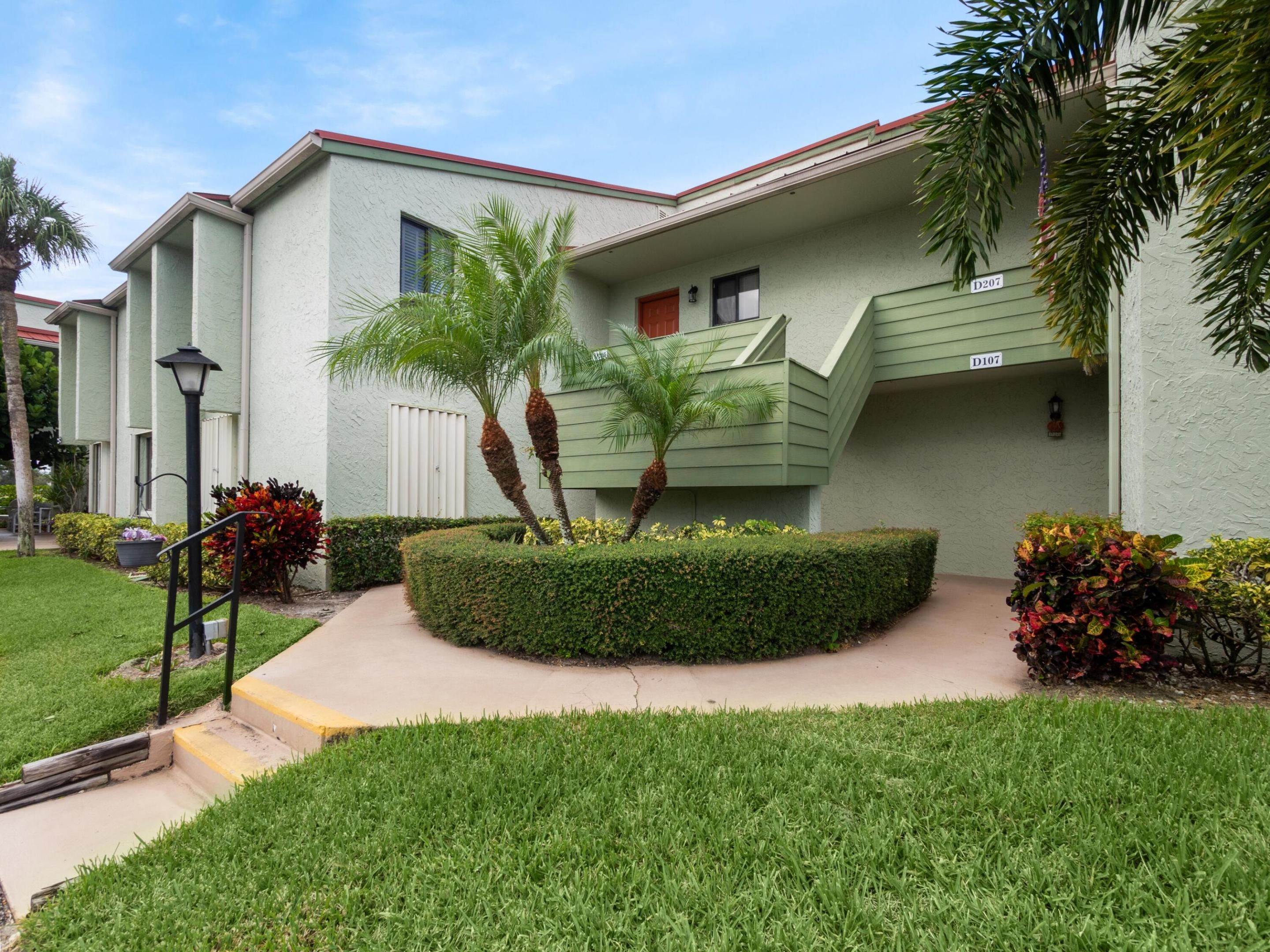 5443 SE Miles Grant Road 206