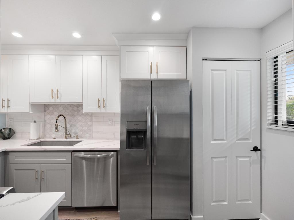 5443 SE Miles Grant Road 206