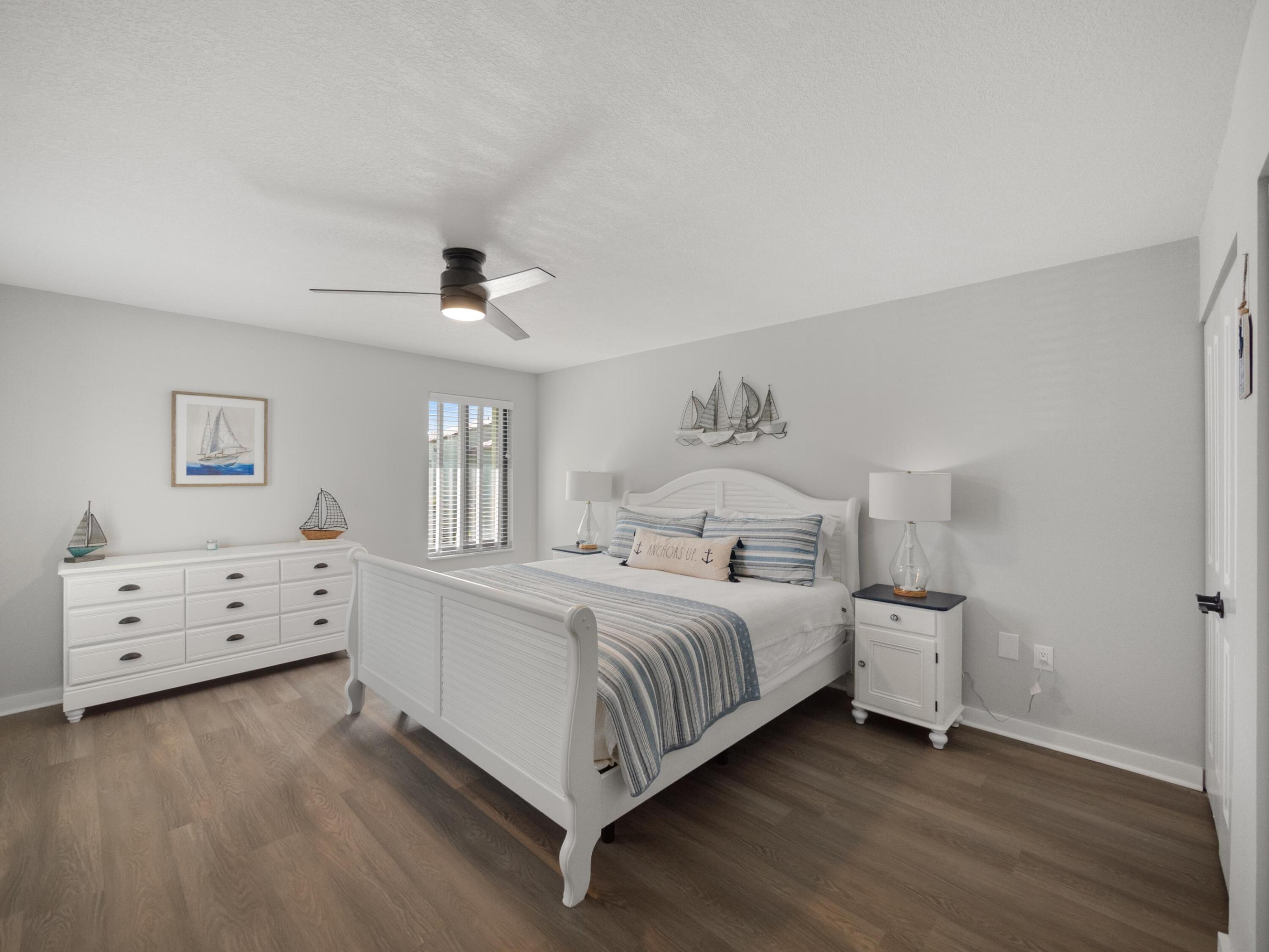 5443 SE Miles Grant Road 206