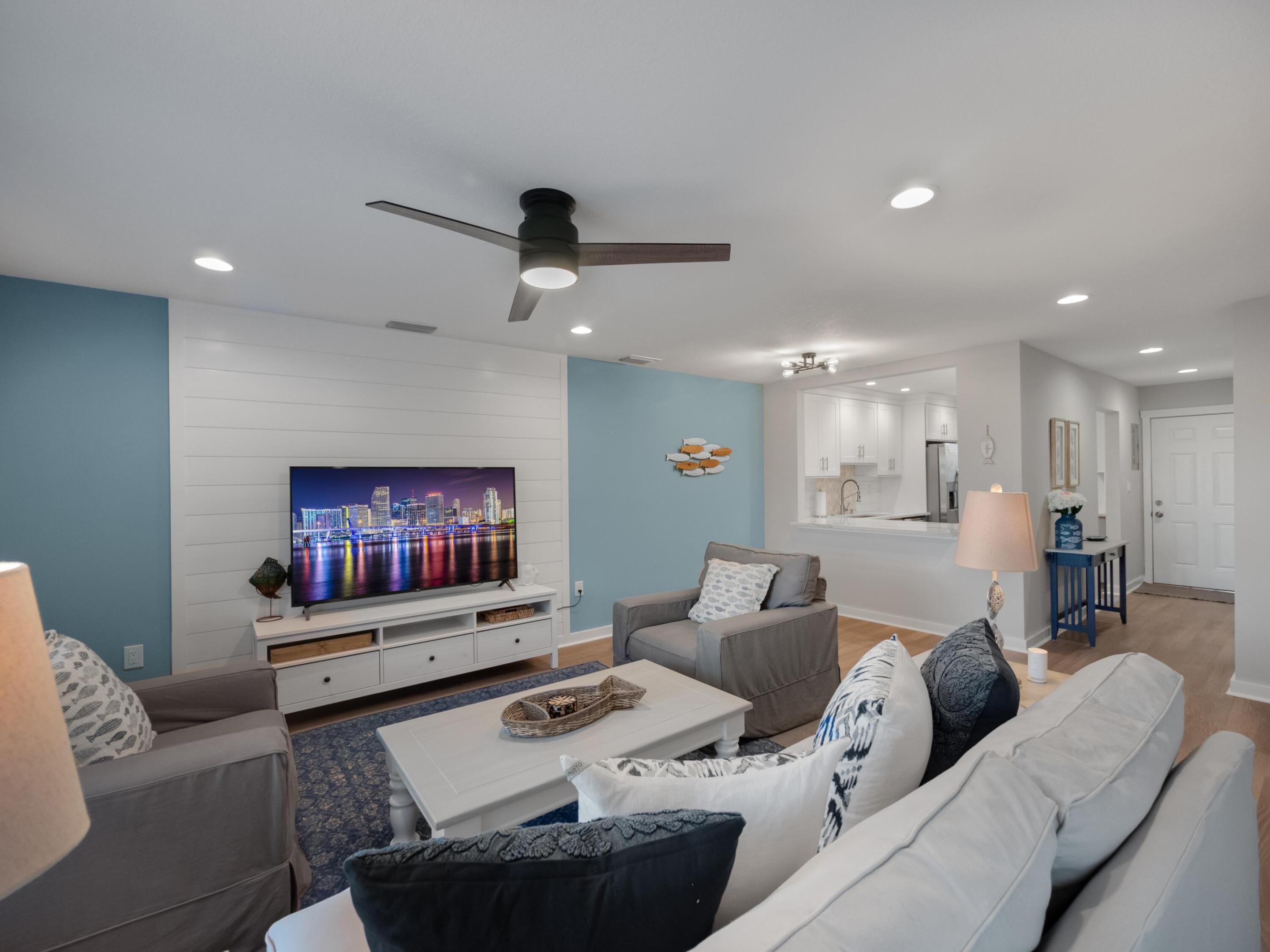 5443 SE Miles Grant Road 206