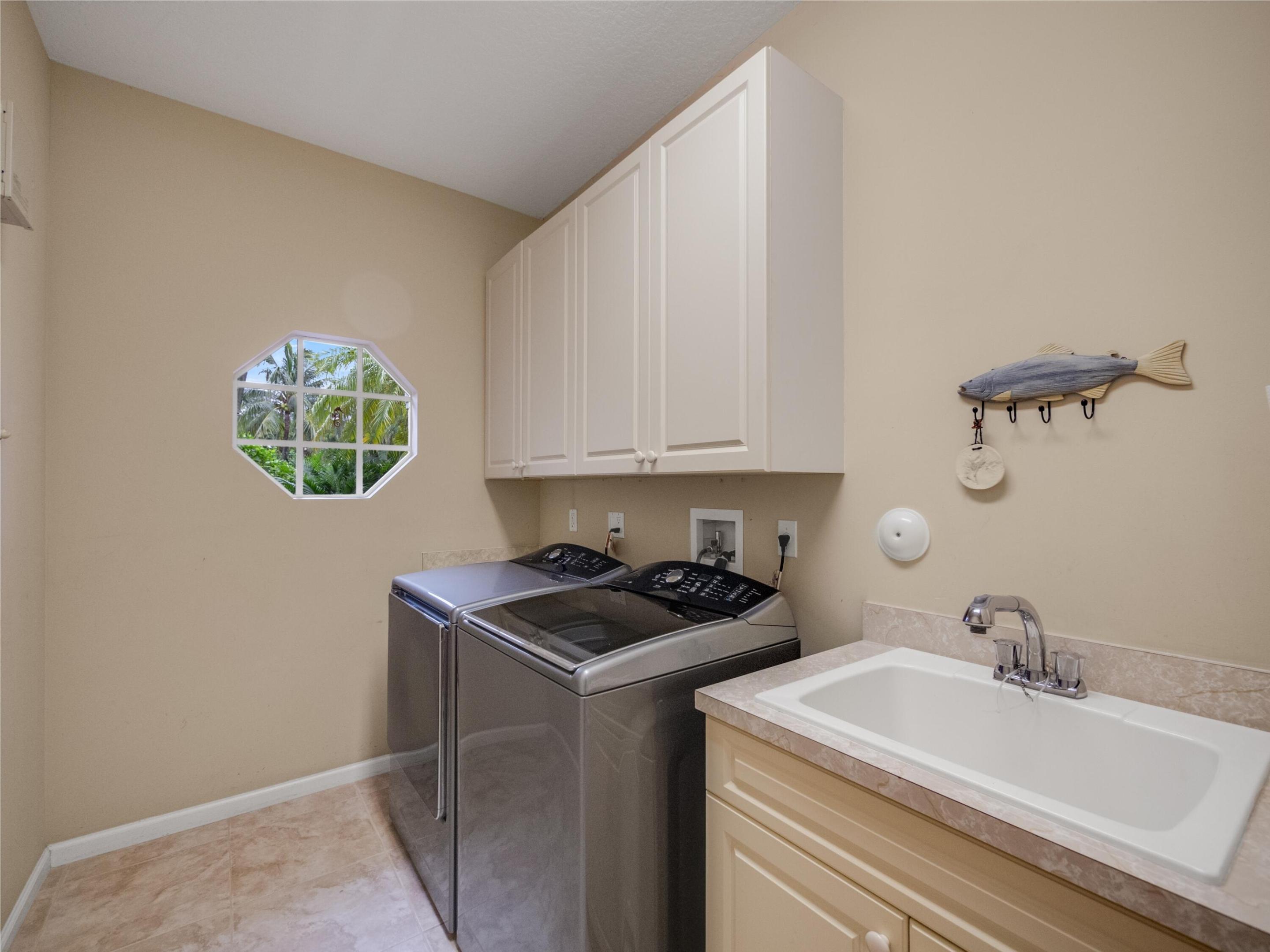 8114 SW Yachtsmans Drive