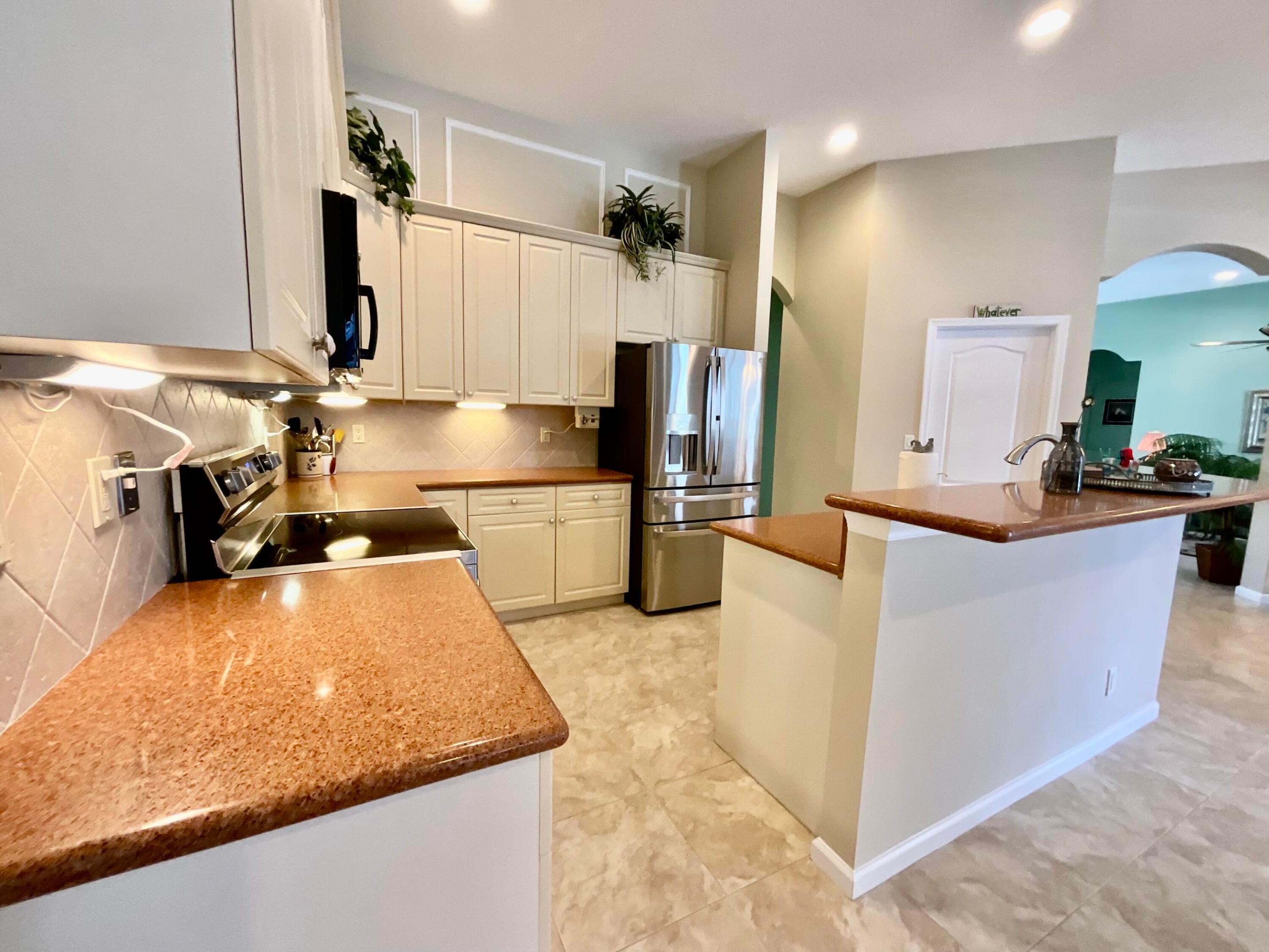 8114 SW Yachtsmans Drive