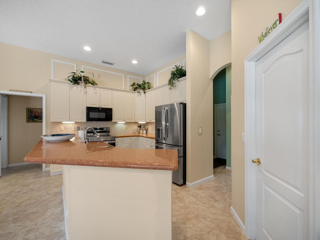 8114 SW Yachtsmans Drive