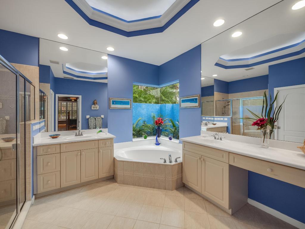 8114 SW Yachtsmans Drive