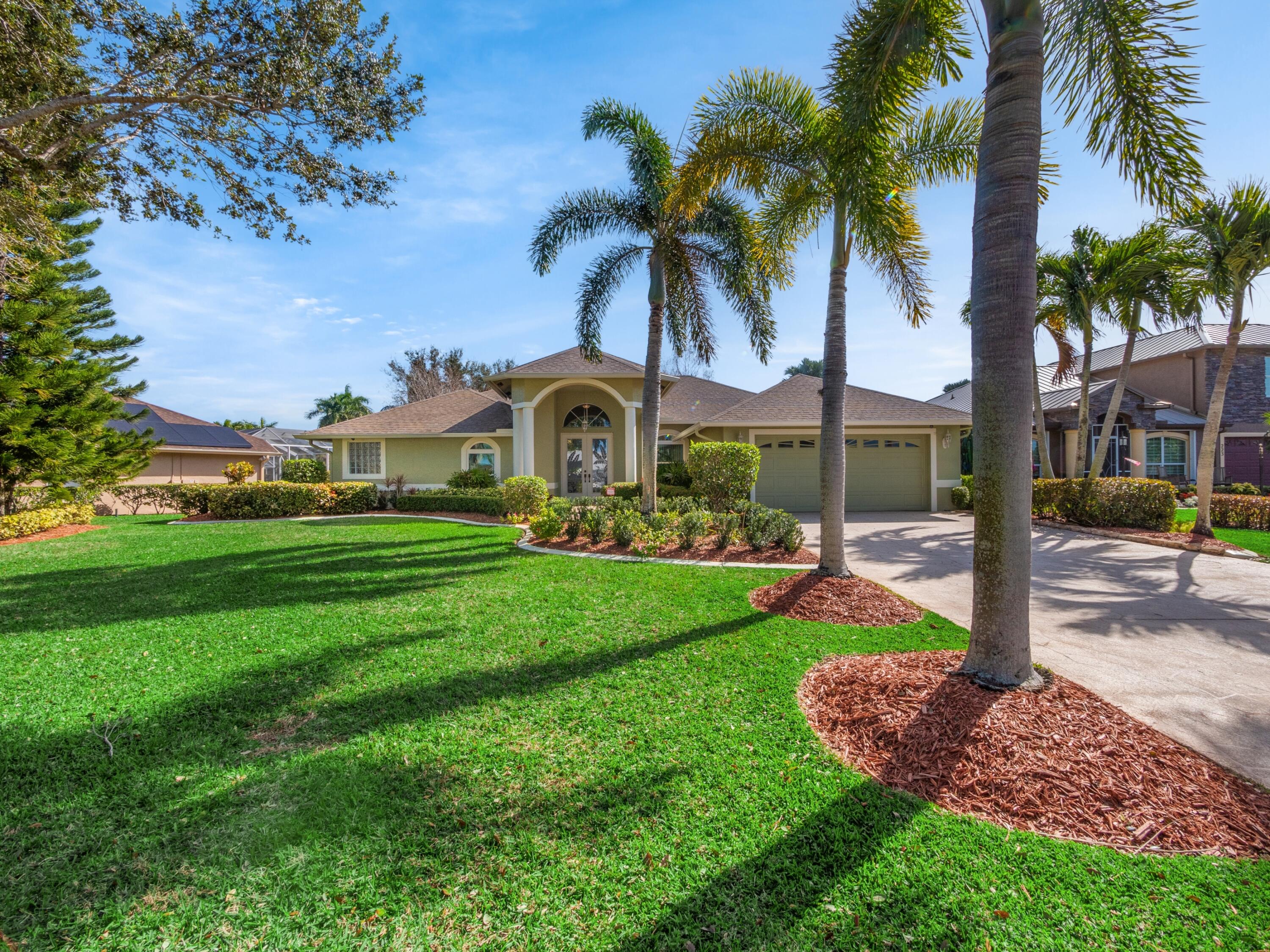 221 SW Whitewood Drive