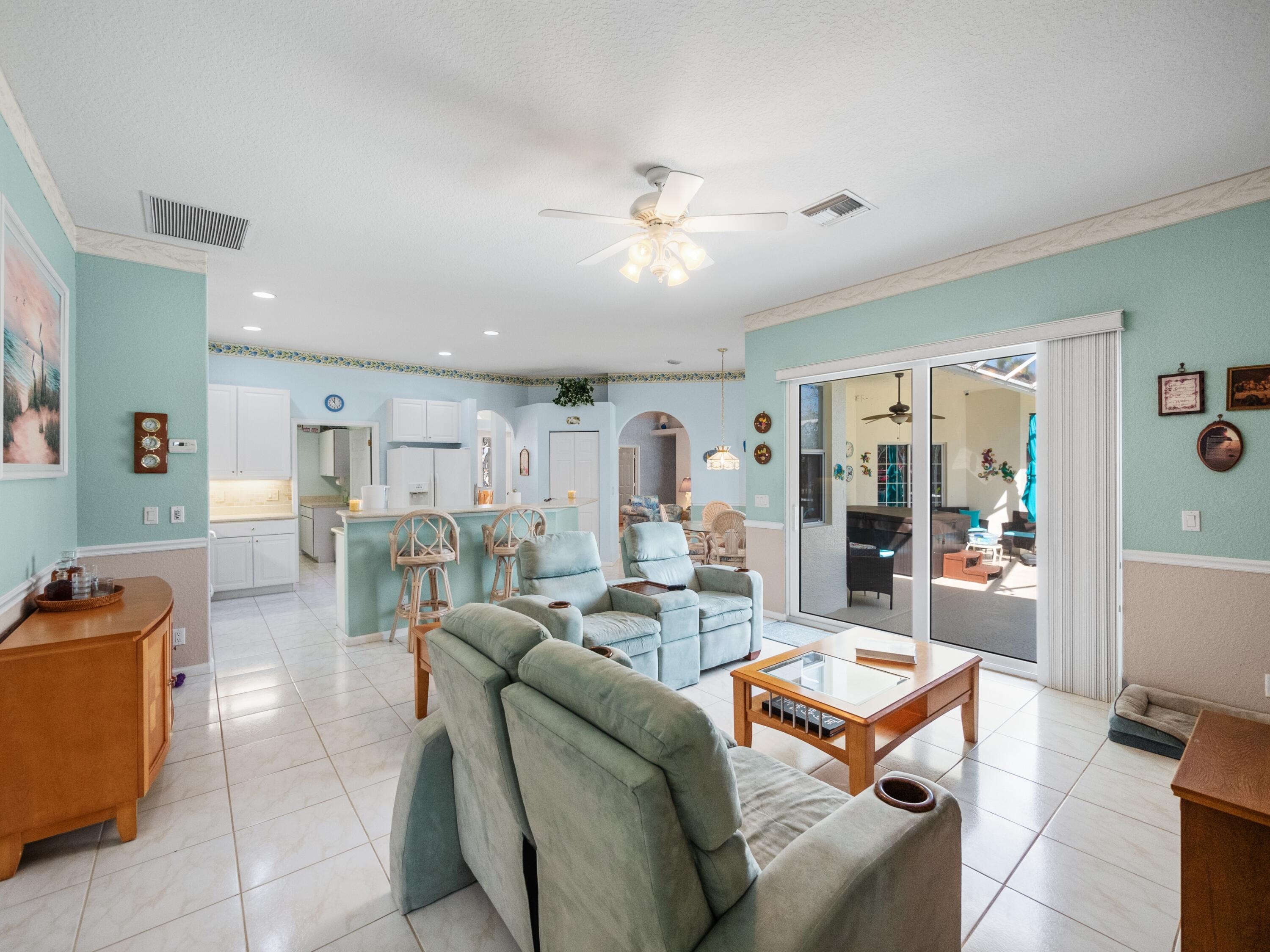 221 SW Whitewood Drive