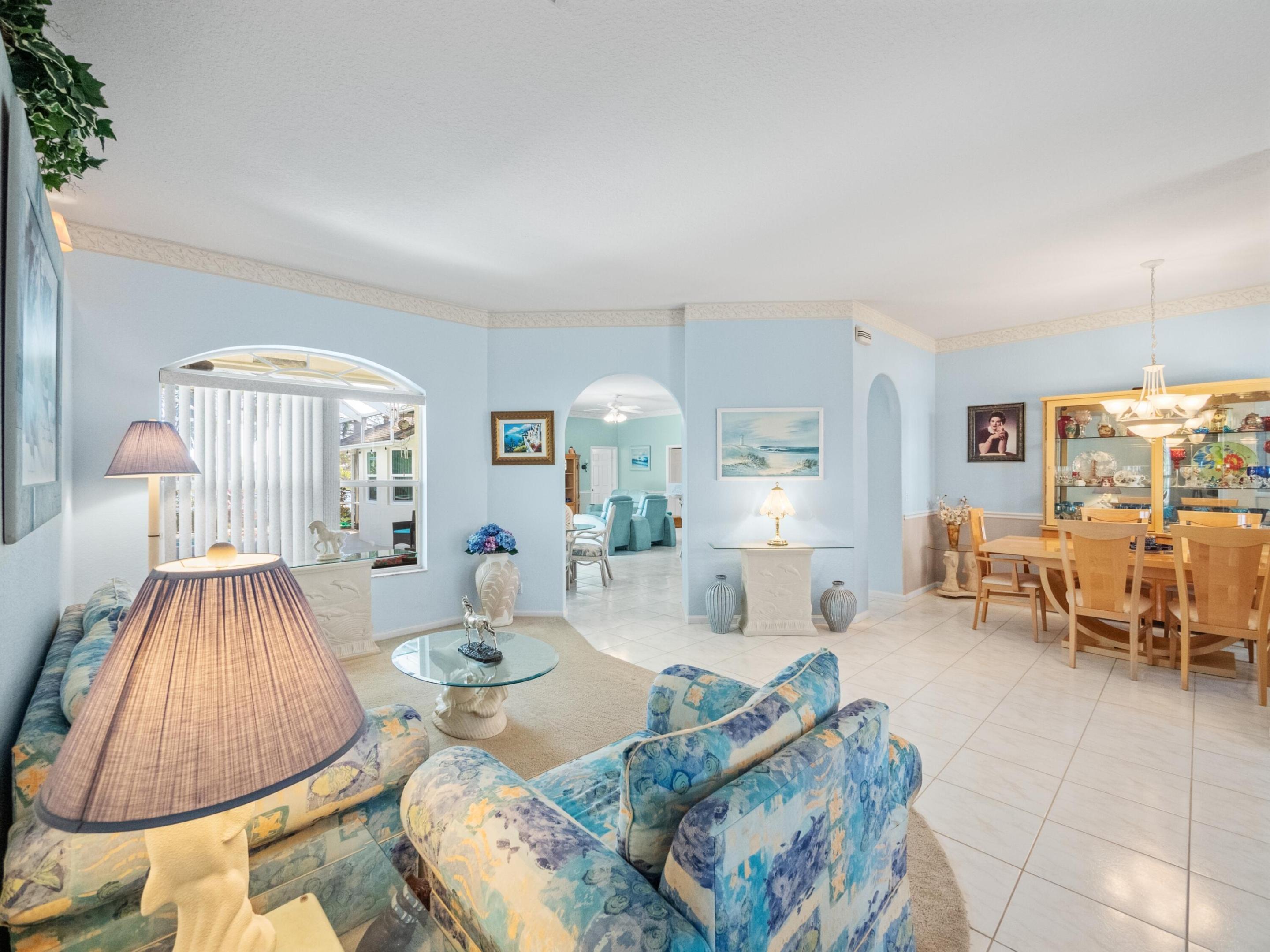 221 SW Whitewood Drive