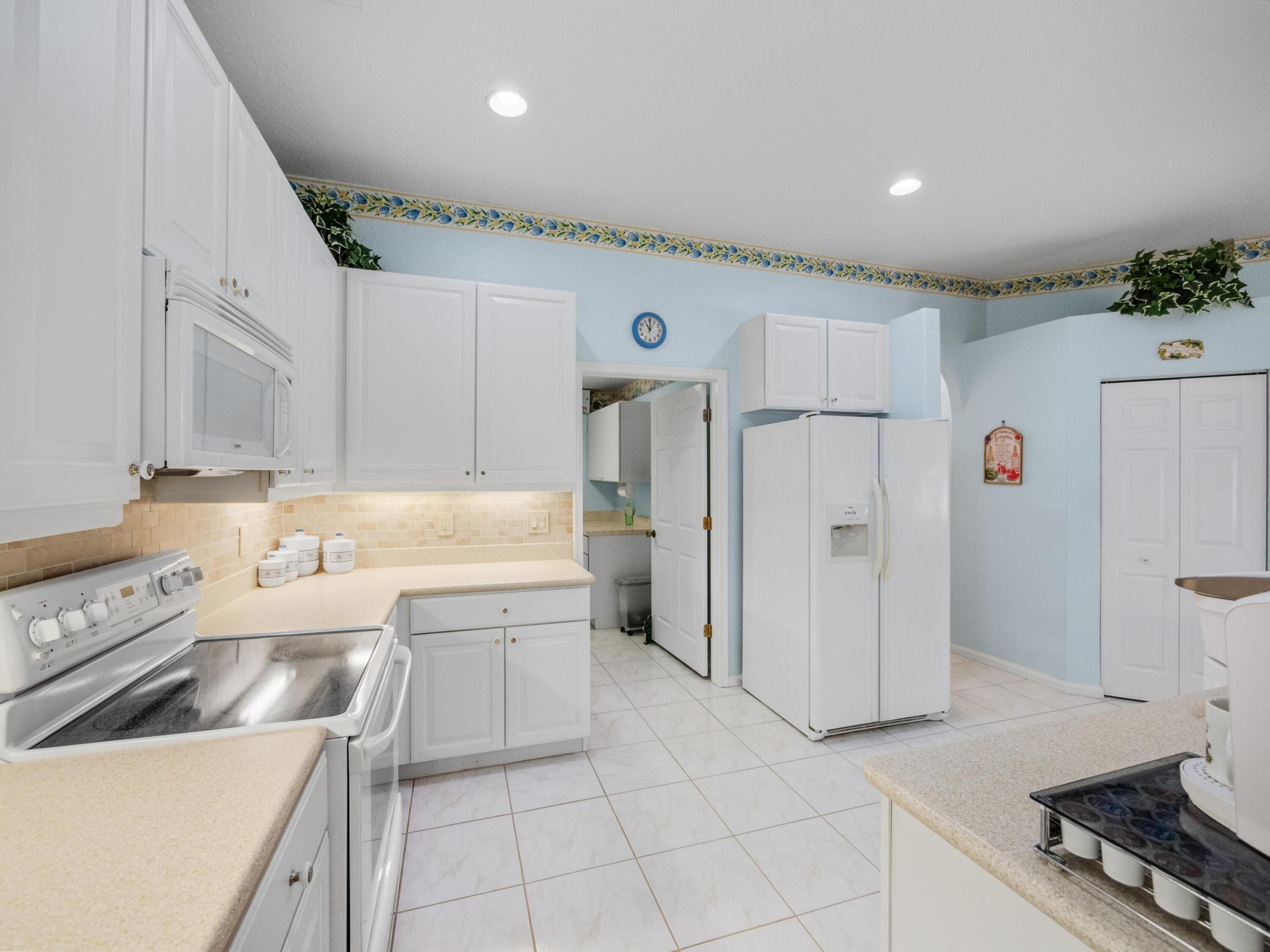 221 SW Whitewood Drive