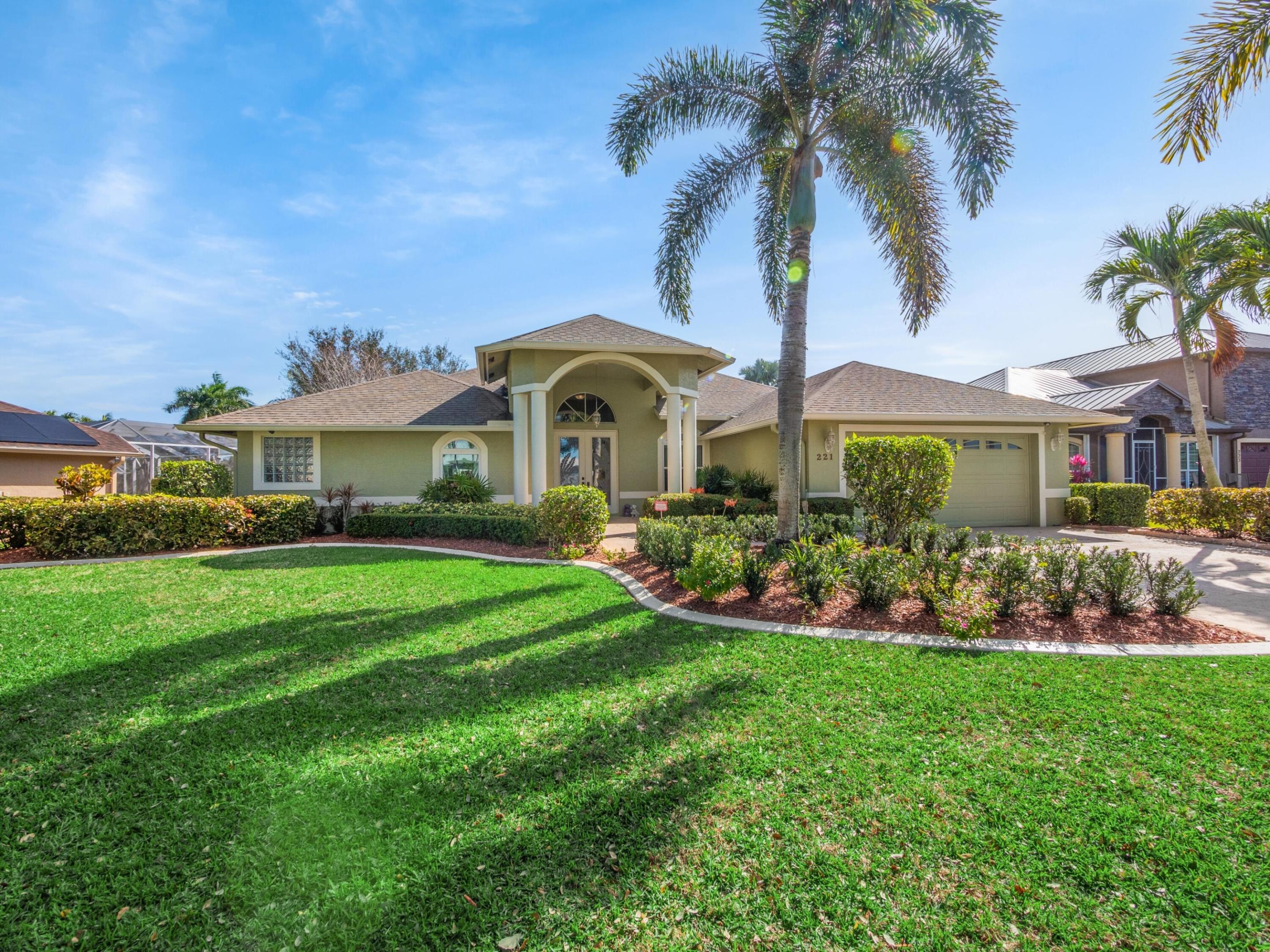 221 SW Whitewood Drive