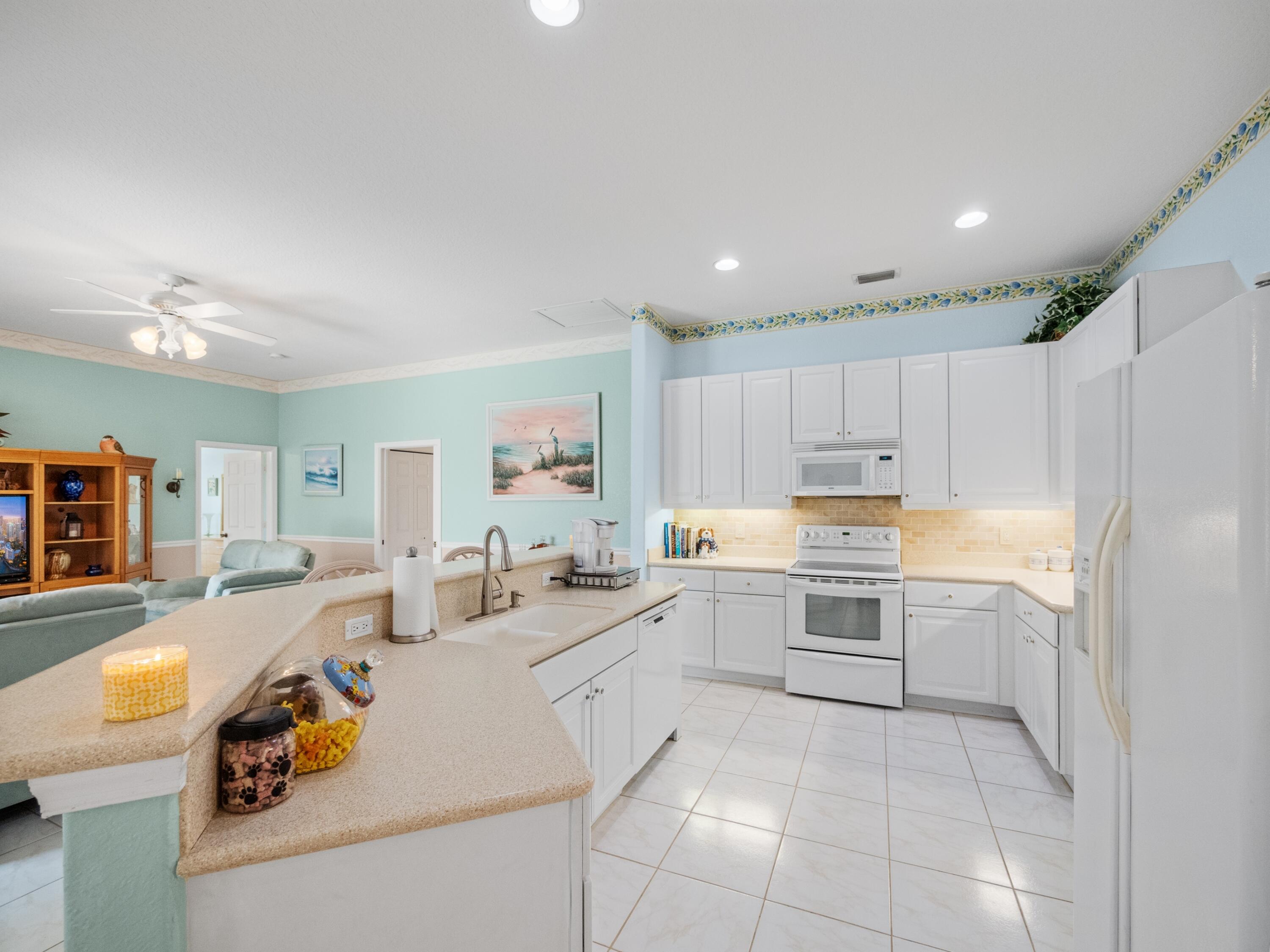 221 SW Whitewood Drive