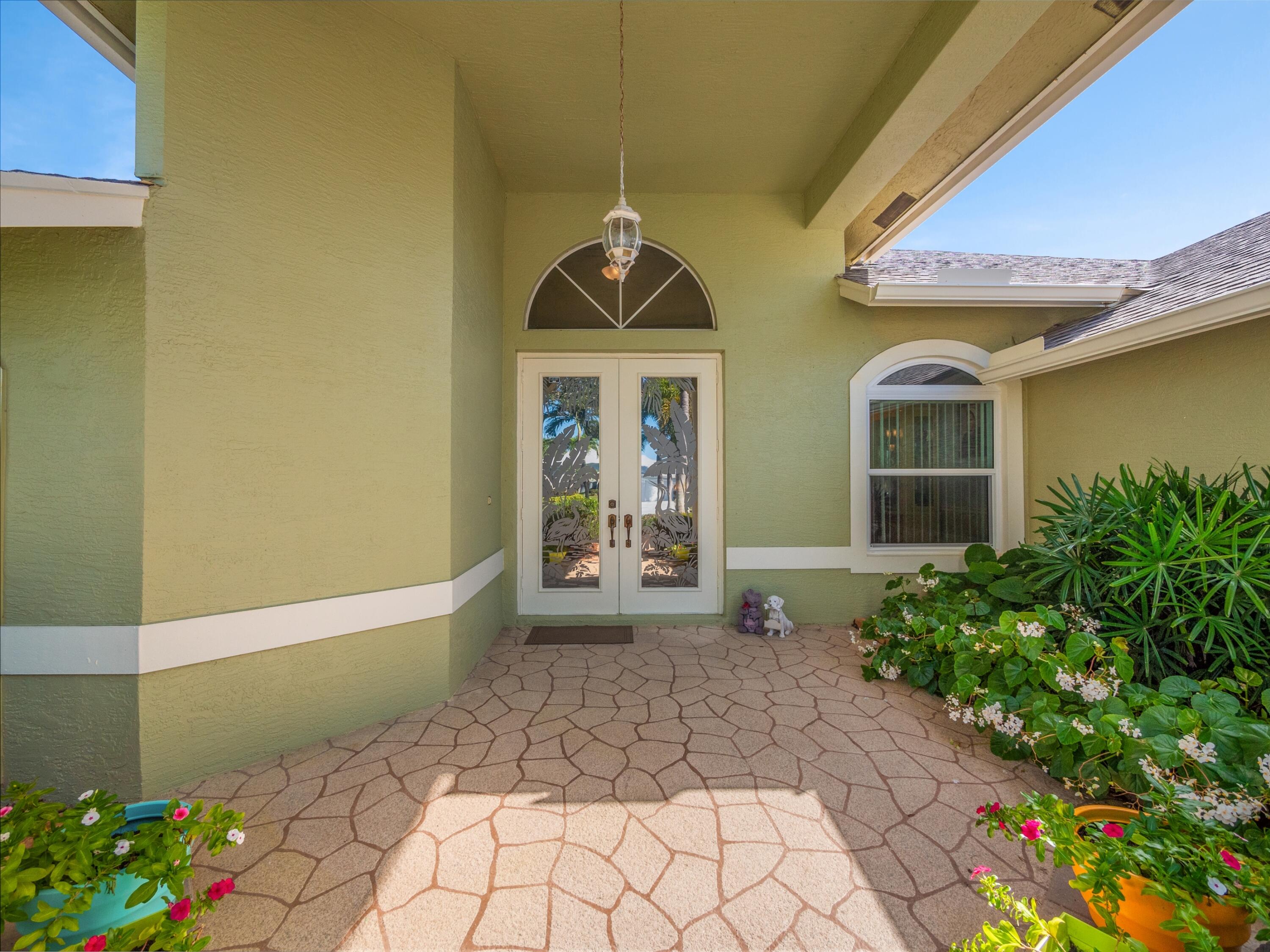 221 SW Whitewood Drive