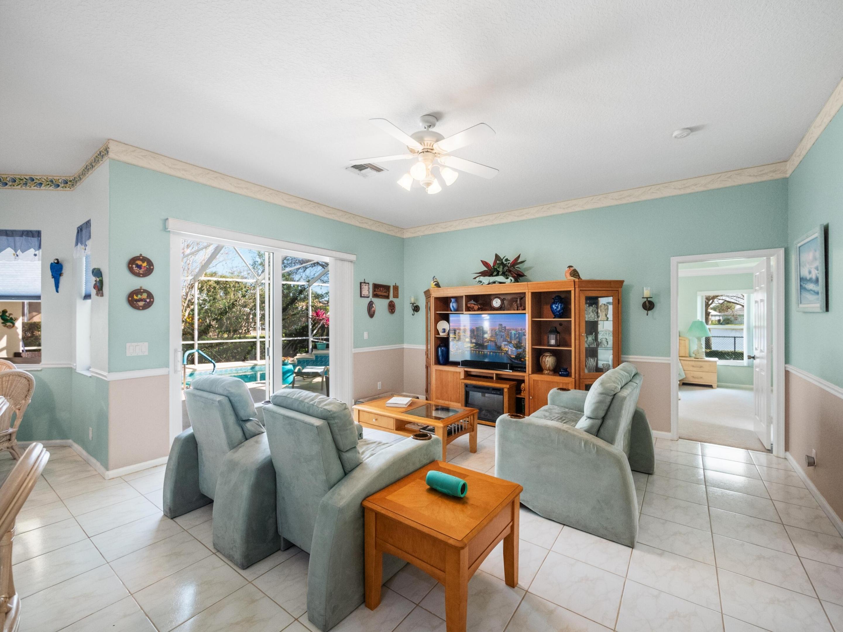 221 SW Whitewood Drive